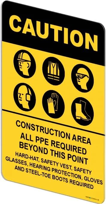 تابلو اعلانات جی - "محدوده ساخت و ساز، استفاده از کلیه تجهیزات حفاظت فردی (PPE) در این قسمت الزامی است: کلاه ایمنی، جلیقه ایمنی، عینک ایمنی، محافظ شنوایی و ..." - تابلوی احتیاط OSHA - اکریلیک - بستر PRT - نصب با نوار چسب
