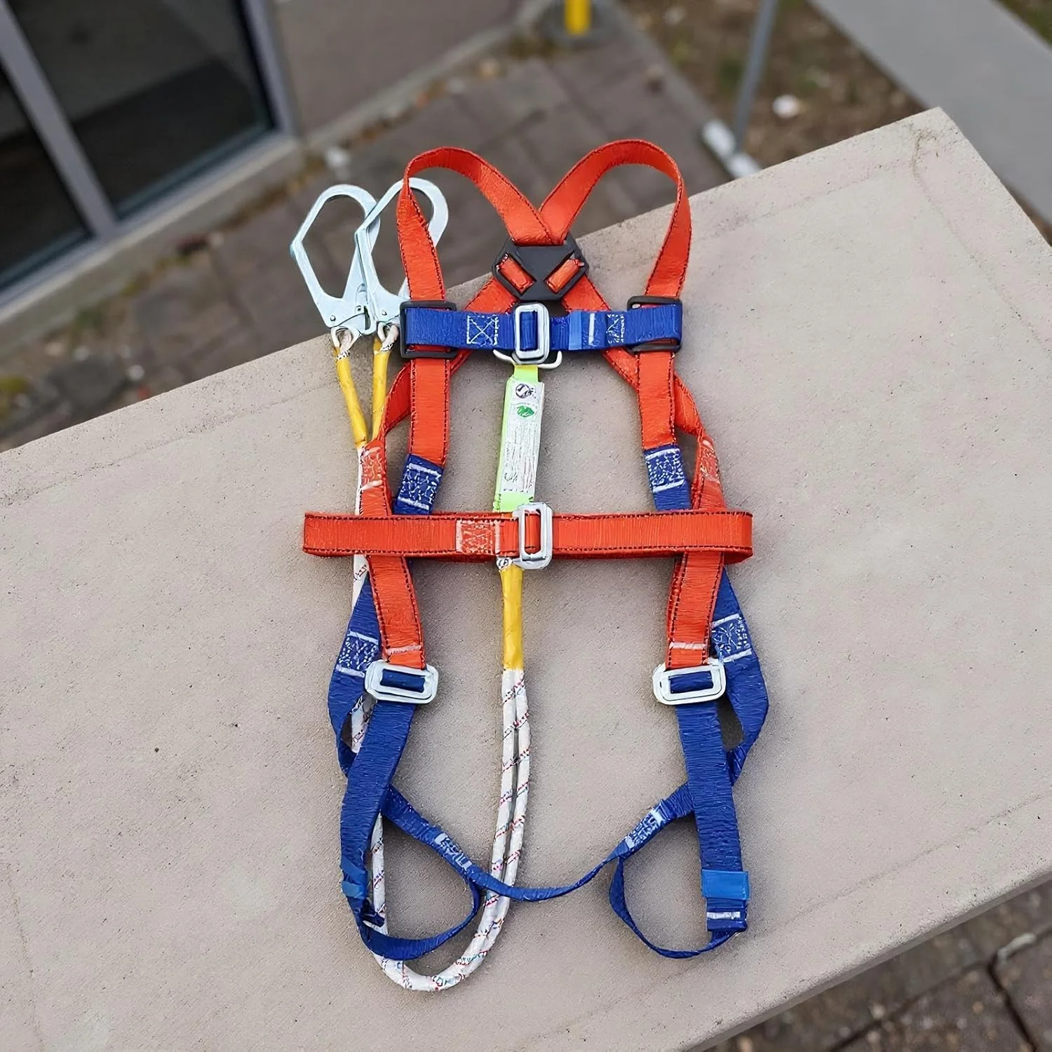 هارنس ایمنی | هارنس ایمنی 5 نقطه ای تمام بدن، محافظت در برابر سقوط، بند شانه قابل تنظیم، تجهیزات طناب انعطاف پذیر برای صخره نوردی، شکار، کار در ارتفاع و باغبانی