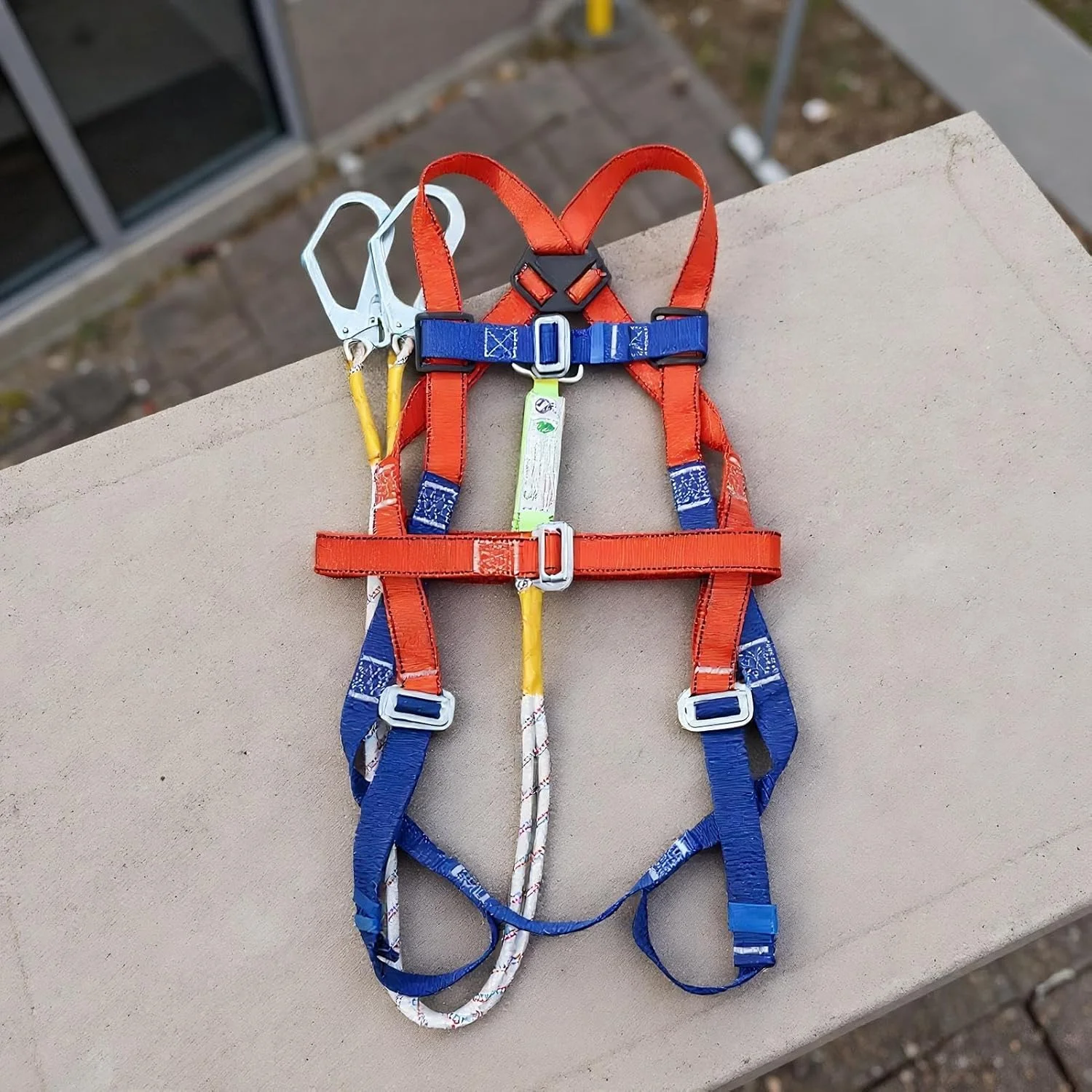 هارنس ایمنی ساختمانی، هارنس تمام بدن 5 نقطه ای سقوط، بند شانه قابل تنظیم، تجهیزات طناب انعطاف پذیر برای صخره نوردی، شکار، سقف کاری، درختکاری