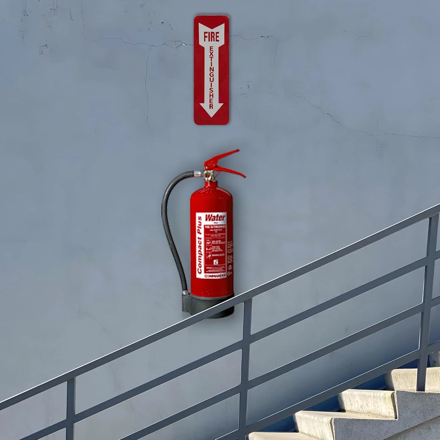 تابلو علامت کپسول آتش نشانی Zimchado، بسته 4 عددی برچسب کپسول آتش نشانی، ضخامت 18 میلی متر بادوام شب تاب - ضد آب و هوا، خود چسب، شب نما و دارای محافظت در برابر اشعه ماوراء بنفش، علائم ایمنی قرمز