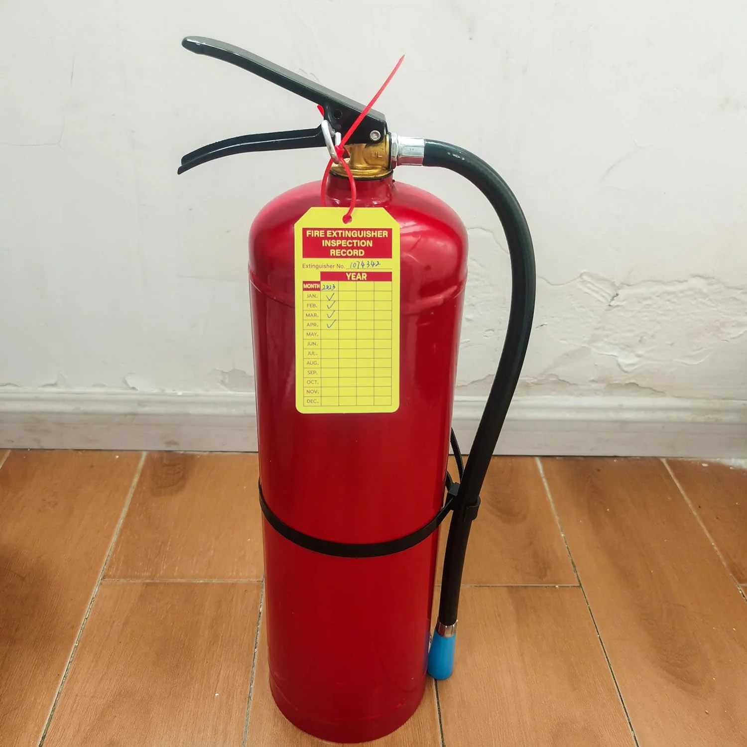 YHNTGB 160 عدد برچسب کپسول آتش نشانی به همراه بست کمربندی سیمی قابل تنظیم، برچسب های ثبت بازرسی ماهانه برای فضای داخلی و خارجی، 10.6 در 5.3 سانتی متر، زرد