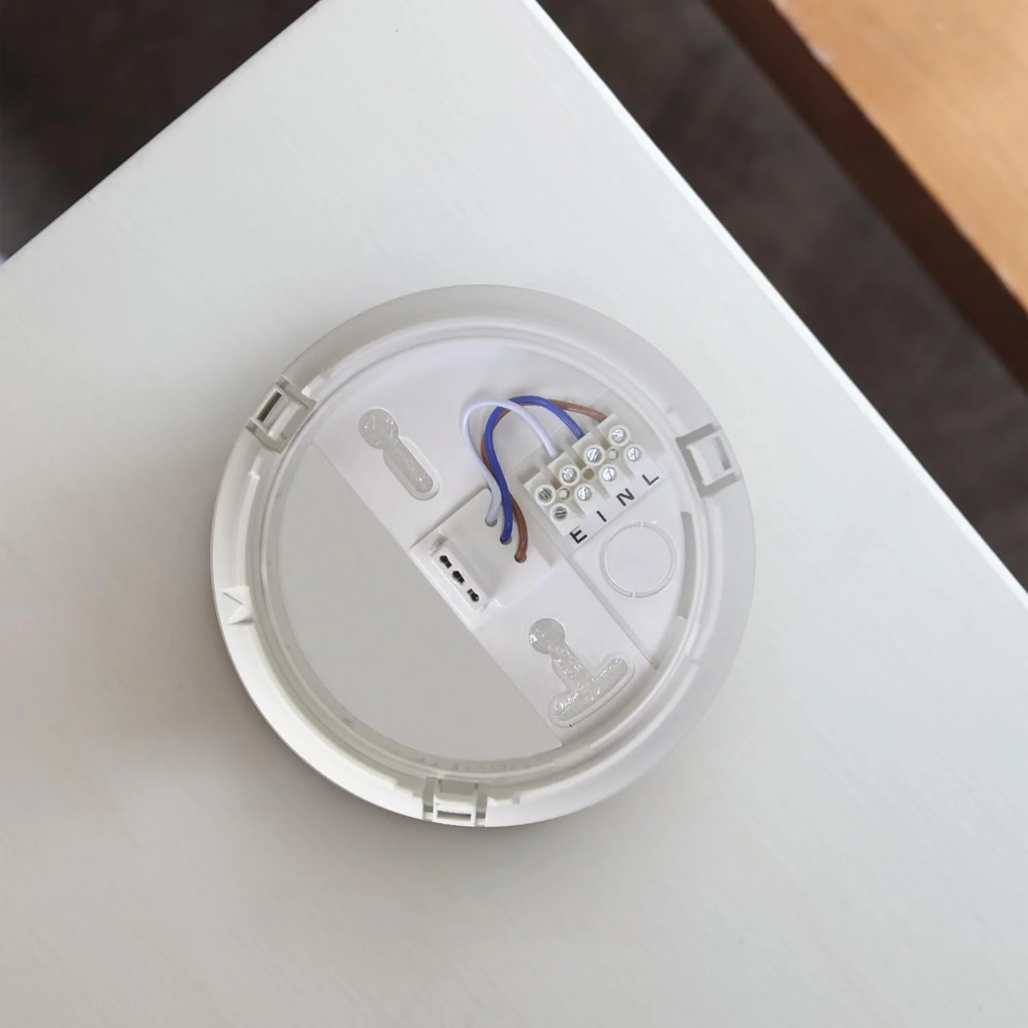 پایه فشاری مستقل FireAngel، سازگار با HW1-R و SW1-R، سفید پایه فشاری مستقل FireAngel، سازگار با HW1-R و SW1-R، سفید