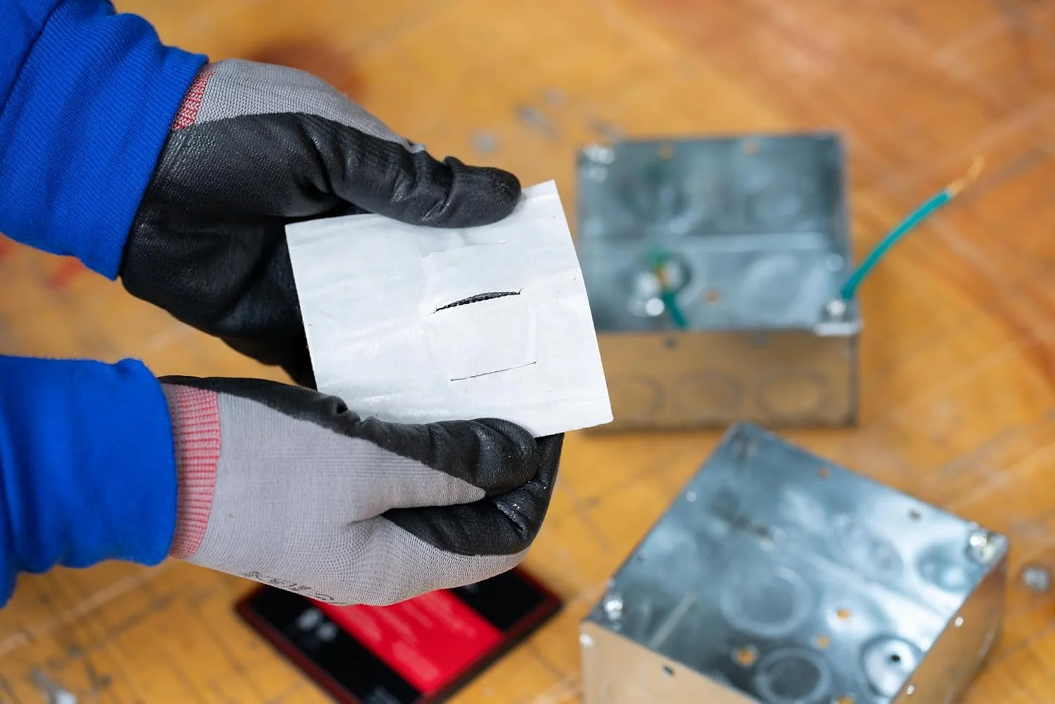 صفحات محافظ جعبه برق 3M™‎ مدل EBI-4، اندازه 8.25 در 8.25 در 0.47 سانتی متر، 40 عدد در هر بسته