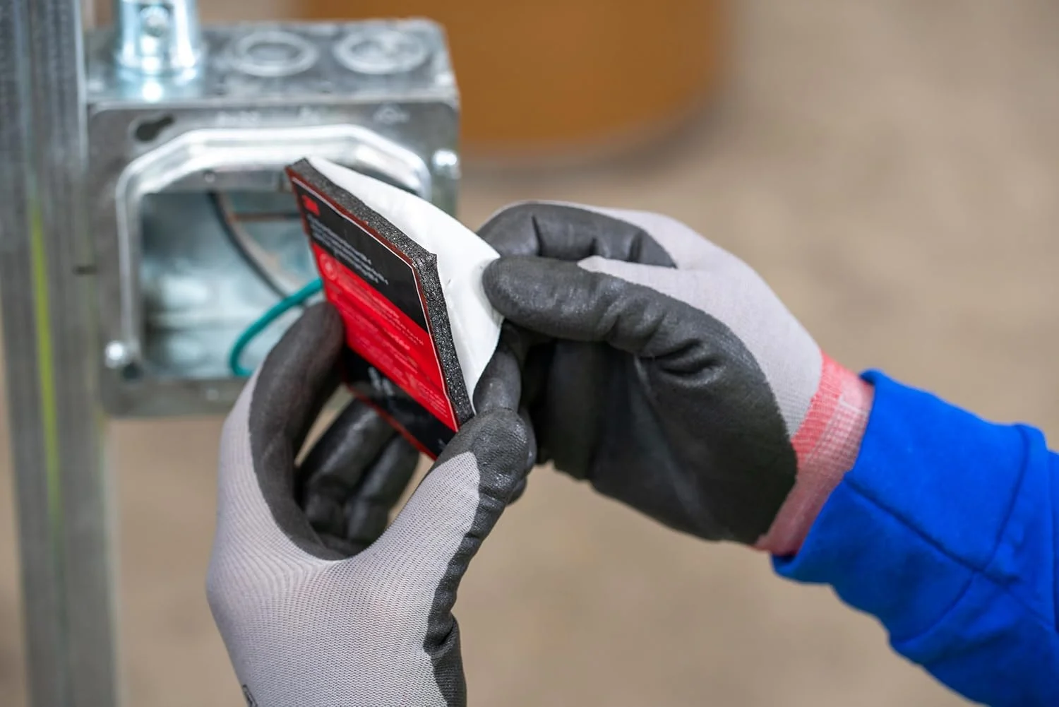 ورق های محافظ جعبه برق 3M™ مدل Fire Barrier EBI-5، ابعاد 9.52 در 9.52 در 0.47 سانتی متر، 40 عدد در هر بسته