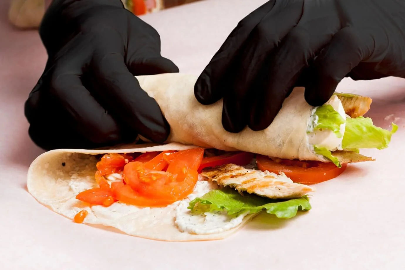 دستکش نیتریل مشکی سوپرمکس MAXTER - بدون پودر، بدون لاتکس، مناسب معاینات پزشکی و کار - 100 عدد در هر جعبه، ضخامت 3.2 میل