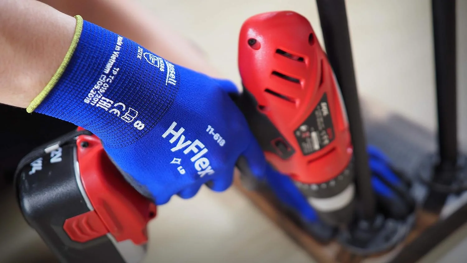 دستکش کار نازک Ansell HyFlex 11-618، آستر نایلونی کشسان با پوشش PU مقاوم در برابر سایش، دستکش ایمنی صنعتی برای کار با دقت، کارهای DIY و مکانیکی، آبی، سایز S (یک جفت)