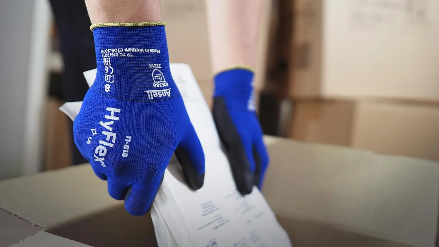 دستکش کار نازک Ansell HyFlex 11-618، آستر نایلونی کشسان با پوشش PU مقاوم در برابر سایش، دستکش ایمنی صنعتی برای کار با دقت، کارهای DIY و مکانیکی، آبی، سایز S (یک جفت)