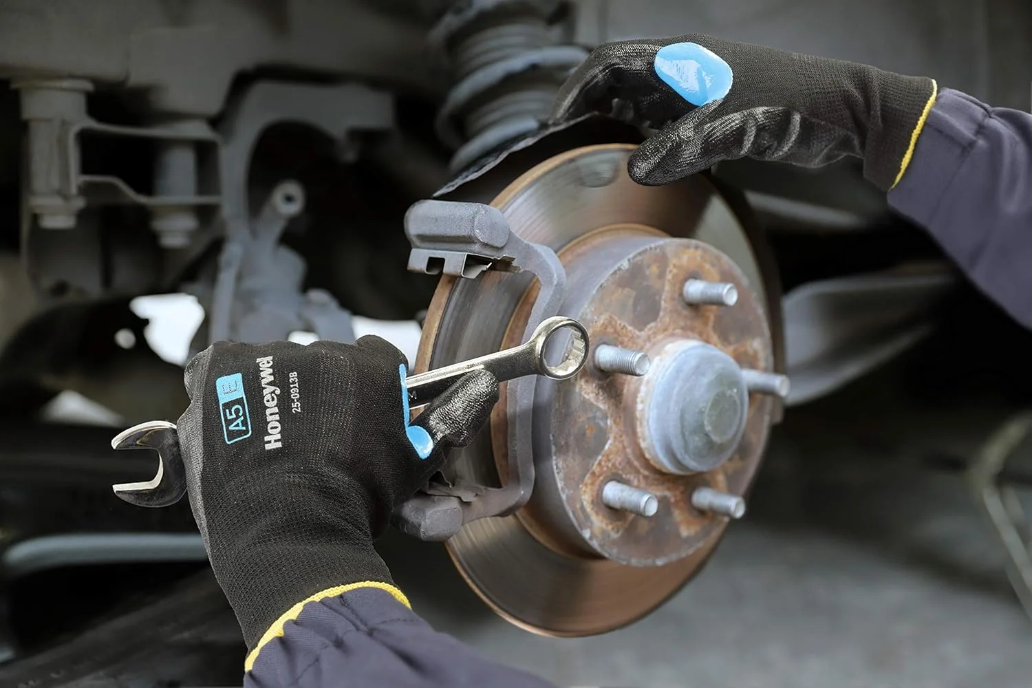 دستکش ایمنی هانیول CoreShield، لایه داخلی مشکی HPPE/استیل ضد زنگ گیج 13، پوشش مشکی نیتریل صاف، A5/E