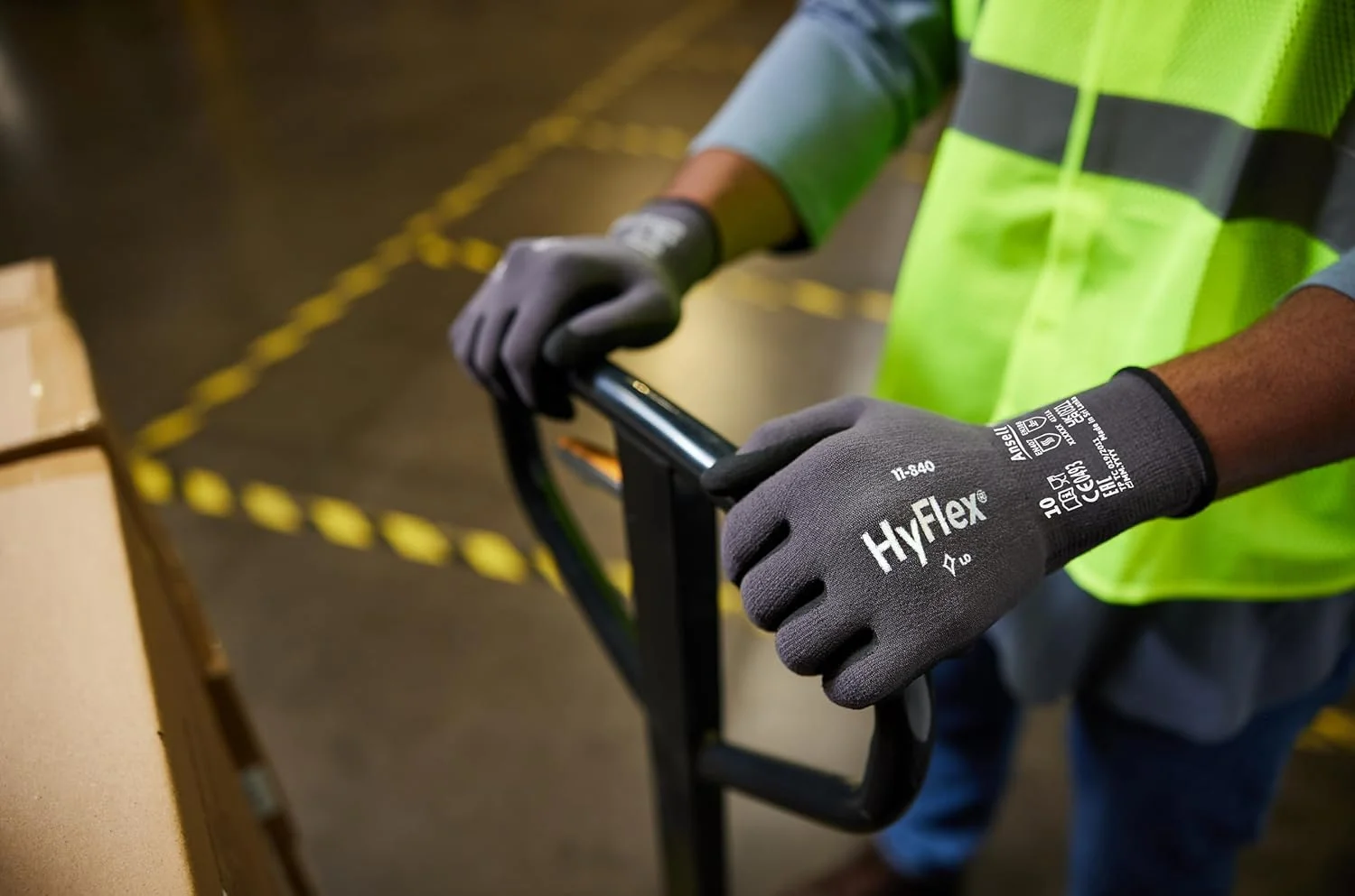 دستکش کار حرفه ای Ansell HyFlex 11-840، پوشش نیتریل مقاوم در برابر سایش با چسبندگی محکم، دستکش های نیتریل چند منظوره، دستکش ایمنی صنعتی، دستکش نیتریل مشکی سایز متوسط، 3 جفت