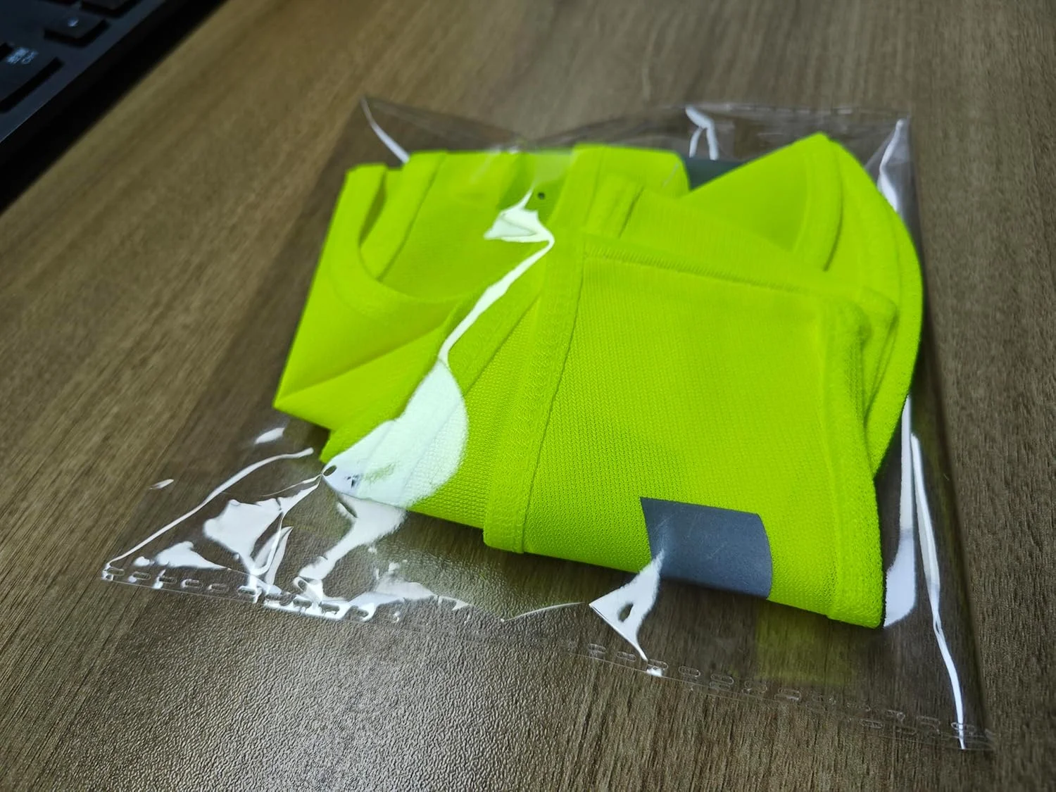 HAOBIN 1 Piece Children's Reflective Vest High Visibility Reflective Vest Safety Vest V Safety Vest for Children High Visibility for Sports, Running and Cycling, yellow, M HAOBIN 1 Piece Children's Reflective Vest High Visibility Reflective Vest Safety Vest V Safety Vest for Children High Visibility for Sports, Running and Cycling, yellow, M