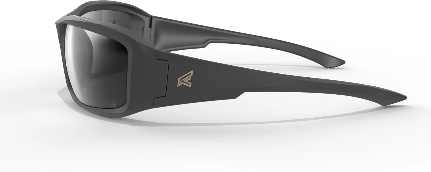 عینک ایمنی EDGE Brazeau، لنزهای پلاریزه، ضد لغزش، مقاوم در برابر ضربه/خش، محافظت 99.9% در برابر اشعه ماوراء بنفش، دارای استاندارد ANSI Z87 (فریم مشکی، فتوکرومیک پلاریزه)