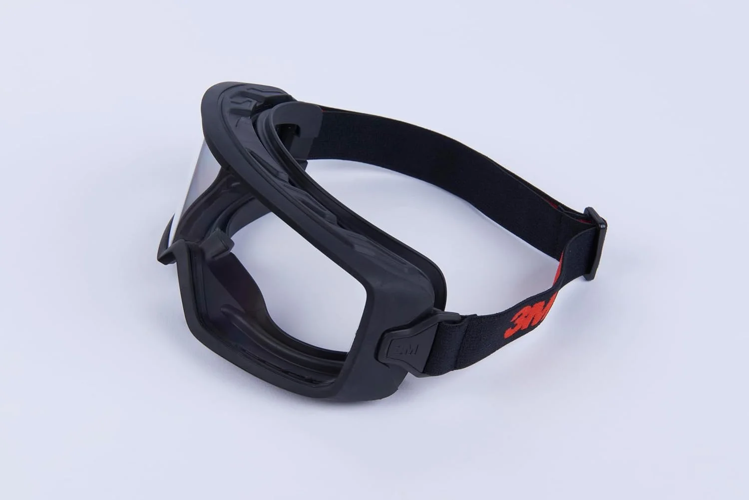عینک محافظ چشم 3M مدل GoggleGear سری 3000، لنز شفاف Scotchgard ضد بخار/ضد خش، بند پارچه ای ممتاز، پوشش TPV، یک جفت، GG3301-SGAF، ANSI Z87.1، CSA Z94.3، دارای رتبه D3 D4 عینک محافظ چشم 3M مدل GoggleGear سری 3000، لنز شفاف Scotchgard ضد بخار/ضد خش، بند پارچه ای ممتاز، پوشش TPV، یک جفت، GG3301-SGAF، ANSI Z87.1، CSA Z94.3، دارای رتبه D3 D4