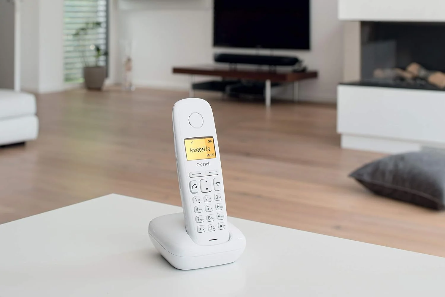 تلفن بی سیم گیگاست A270 با فناوری DECT، قابلیت مکالمه بدون هندزفری، 18 ساعت زمان مکالمه، بلندگو، حافظه ذخیره 80 مخاطب (سفید) تلفن بی سیم گیگاست A270 با فناوری DECT، قابلیت مکالمه بدون هندزفری، 18 ساعت زمان مکالمه، بلندگو، حافظه ذخیره 80 مخاطب (سفید)