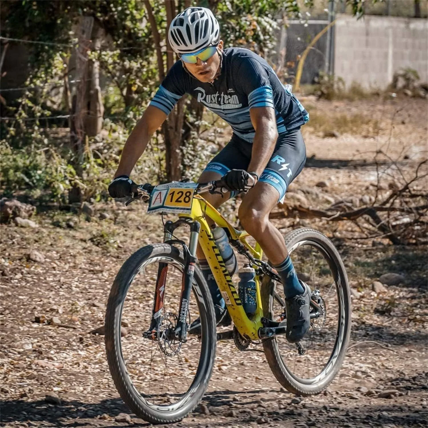 عینک آفتابی دوچرخه سواری eWINNER، مناسب ورزش های فضای باز با پوشش UV400، عینک تیراندازی، دوچرخه، موتور سیکلت، اسنوبرد، اسکیت، اسکی، عینک آفتابی، عینک دوچرخه سواری، شیشه لنز پلاریزه مخصوص دویدن، 5 لنز عینک آفتابی دوچرخه سواری eWINNER، مناسب ورزش های فضای باز با پوشش UV400، عینک تیراندازی، دوچرخه، موتور سیکلت، اسنوبرد، اسکیت، اسکی، عینک آفتابی، عینک دوچرخه سواری، شیشه لنز پلاریزه مخصوص دویدن، 5 لنز