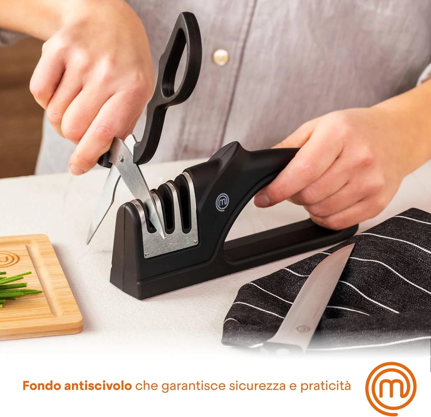 سیستم تیز کننده MasterChef (زبر/متوسط/ریز) برای چاقو و قیچی های تیغه فولادی با دسته ارگونومیک نرم و پایه ضد لغزش، مشکی