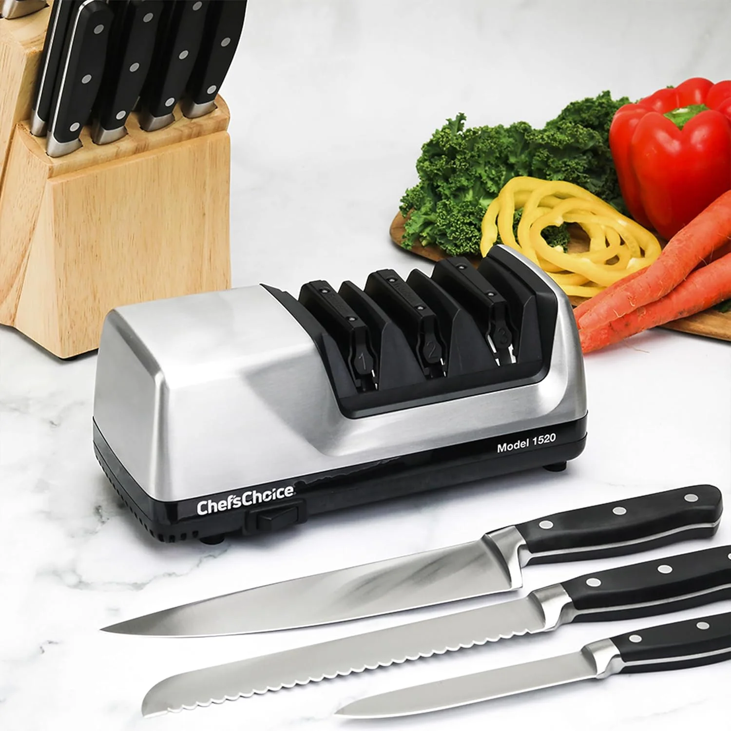 چاقو تیز کن برقی Chef's Choice Hone برای چاقوهای 15 و 20 درجه، دارای مواد سایشی 100% الماس و راهنماهای دقیق برای لبه های صاف و دندانه دار، 3 مرحله ای، خاکستری چاقو تیز کن برقی Chef's Choice Hone برای چاقوهای 15 و 20 درجه، دارای مواد سایشی 100% الماس و راهنماهای دقیق برای لبه های صاف و دندانه دار، 3 مرحله ای، خاکستری