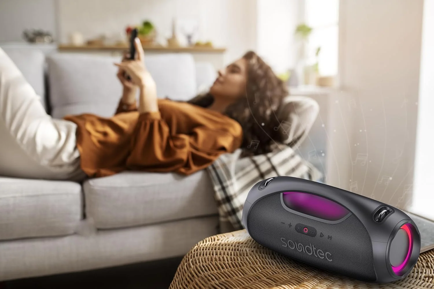 اسپیکر قابل حمل Porodo Soundtec، ظرفیت باتری 5400mAh، 8 ساعت پخش مداوم، دستیار صوتی، فاصله انتقال 15 متری، عملکرد پاوربانک، مقاومت در برابر آب، زمان شارژ 3 ساعته، عملکرد باس عالی اسپیکر قابل حمل Porodo Soundtec، ظرفیت باتری 5400mAh، 8 ساعت پخش مداوم، دستیار صوتی، فاصله انتقال 15 متری، عملکرد پاوربانک، مقاومت در برابر آب، زمان شارژ 3 ساعته، عملکرد باس عالی