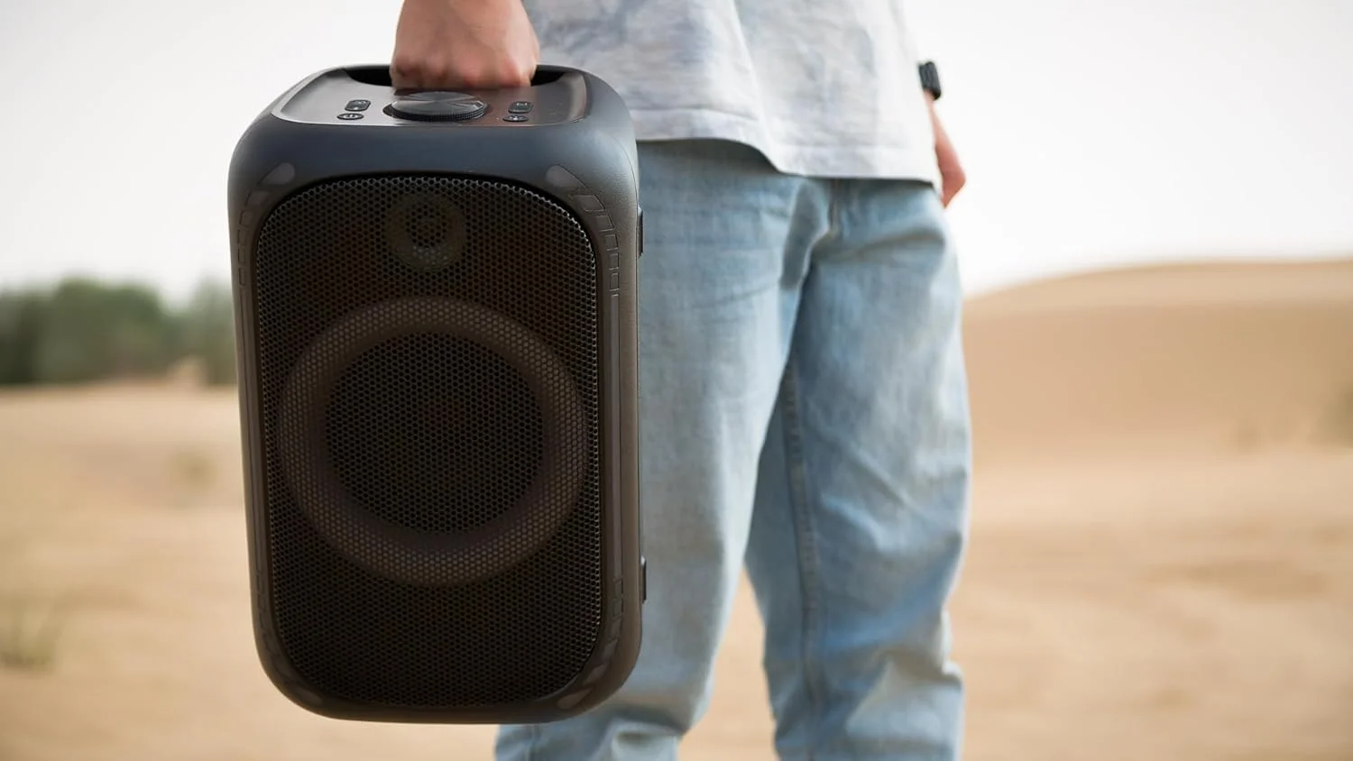 اسپیکر مهمانی پُرودو Soundtec Bash با توان 200 وات، ووفر 5.25 اینچی، توییتر 2 اینچی و FM، 20 ساعت پخش موسیقی، شارژر تلفن، بیس قدرتمند، درگاه میکروفون، نمایشگر LED، مقاوم در برابر آب IPX7 - مشکی اسپیکر مهمانی پُرودو Soundtec Bash با توان 200 وات، ووفر 5.25 اینچی، توییتر 2 اینچی و FM، 20 ساعت پخش موسیقی، شارژر تلفن، بیس قدرتمند، درگاه میکروفون، نمایشگر LED، مقاوم در برابر آب IPX7 - مشکی