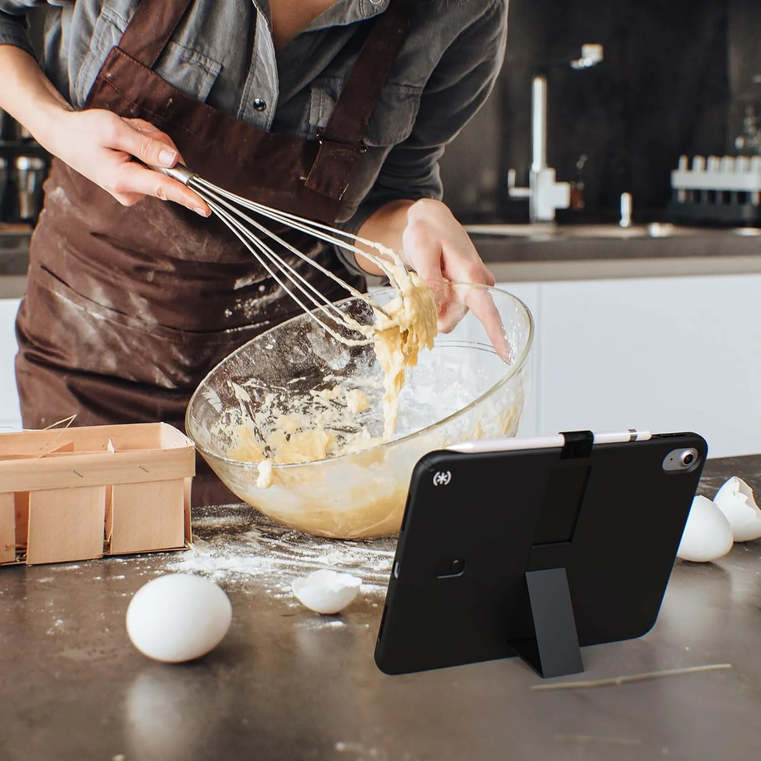 کیف و استند تبلت اسپک آیپد 10.9 اینچی - مقاوم در برابر خراش، محافظت در برابر سقوط و پایه نگهدارنده با قابلیت رهاسازی سریع - برای آیپد نسل دهم 2022 - StandyShell مشکی/سفید کیف و استند تبلت اسپک آیپد 10.9 اینچی - مقاوم در برابر خراش، محافظت در برابر سقوط و پایه نگهدارنده با قابلیت رهاسازی سریع - برای آیپد نسل دهم 2022 - StandyShell مشکی/سفید