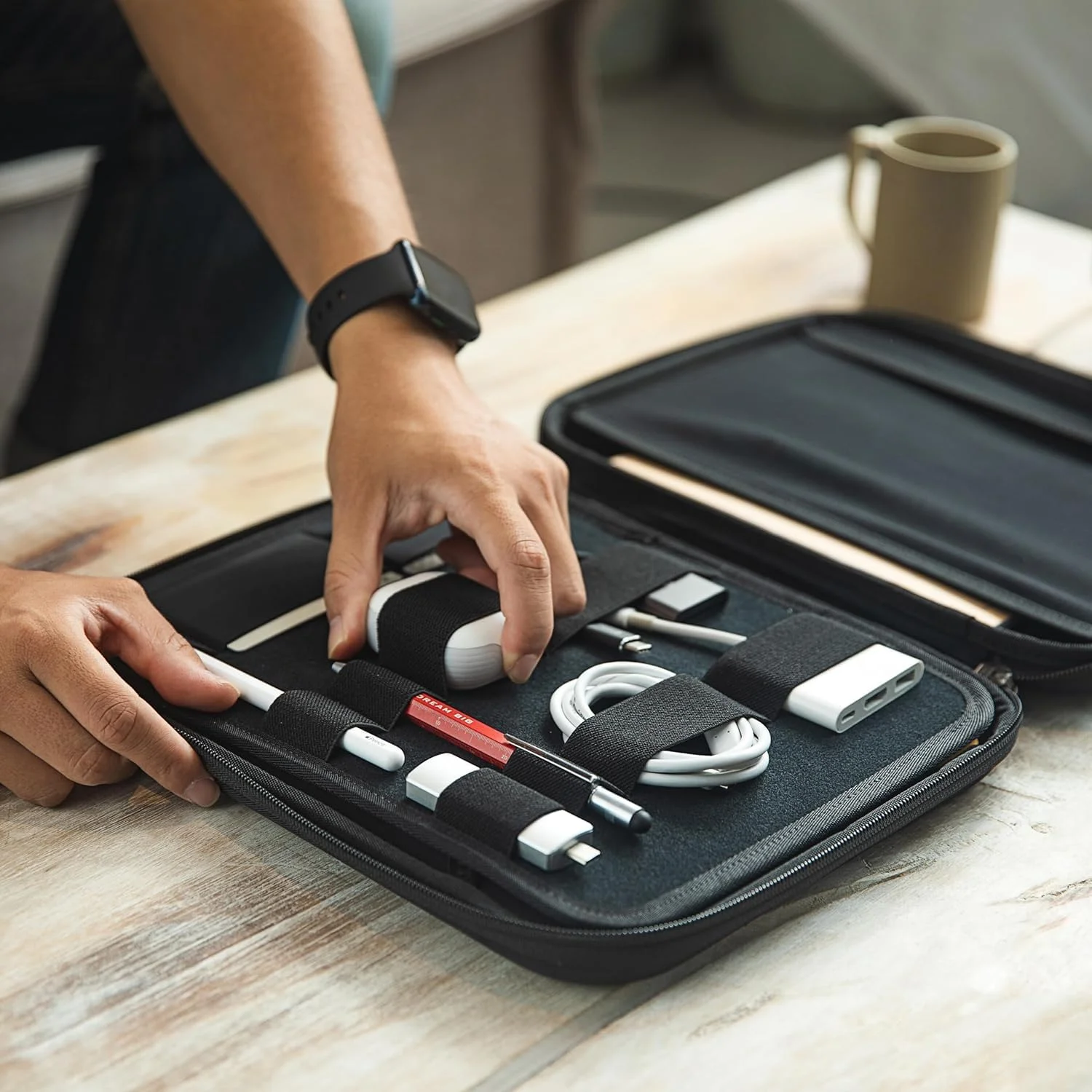 کیف تبلت پورتفولیو برای آیپد پرو ۱۳ اینچی M4 و آیپد ایر M3/M2 2024-2025، کاور محافظ آیپد پرو ۱۲.۹ اینچی با جیب لوازم جانبی برای اپل پنسل و مجیک کیبورد کیف تبلت پورتفولیو برای آیپد پرو ۱۳ اینچی M4 و آیپد ایر M3/M2 2024-2025، کاور محافظ آیپد پرو ۱۲.۹ اینچی با جیب لوازم جانبی برای اپل پنسل و مجیک کیبورد