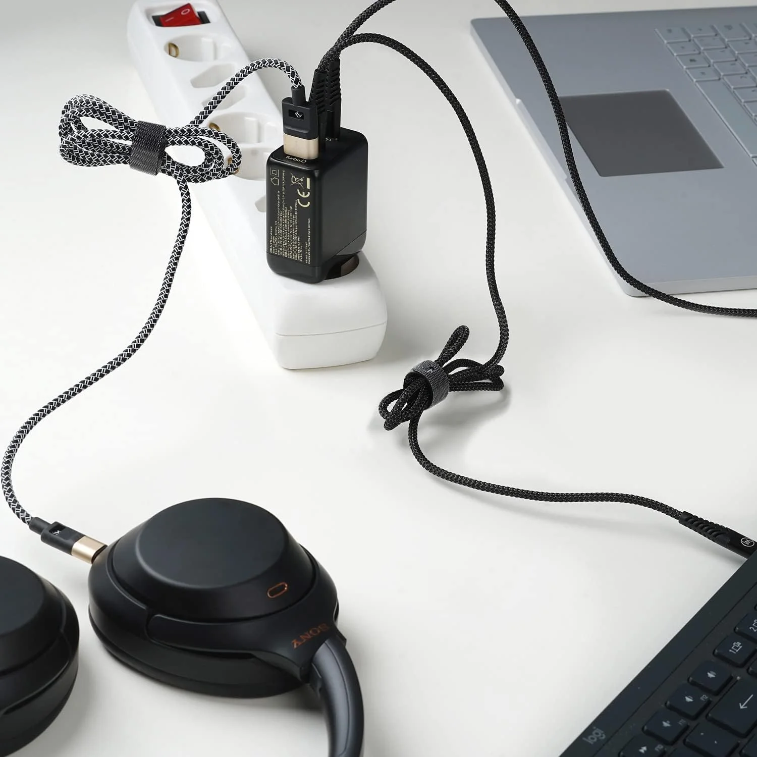 شارژر 65 واتی Wicked Chili USB-C GaN با پورتهای دوگانه USB-C و USB-A، سازگار با لپتاپ مایکروسافت سرفیس، سرفیس بوک، سرفیس گو، سرفیس پرو، نوتبوک، موبایل و تبلت شارژر 65 واتی Wicked Chili USB-C GaN با پورتهای دوگانه USB-C و USB-A، سازگار با لپتاپ مایکروسافت سرفیس، سرفیس بوک، سرفیس گو، سرفیس پرو، نوتبوک، موبایل و تبلت