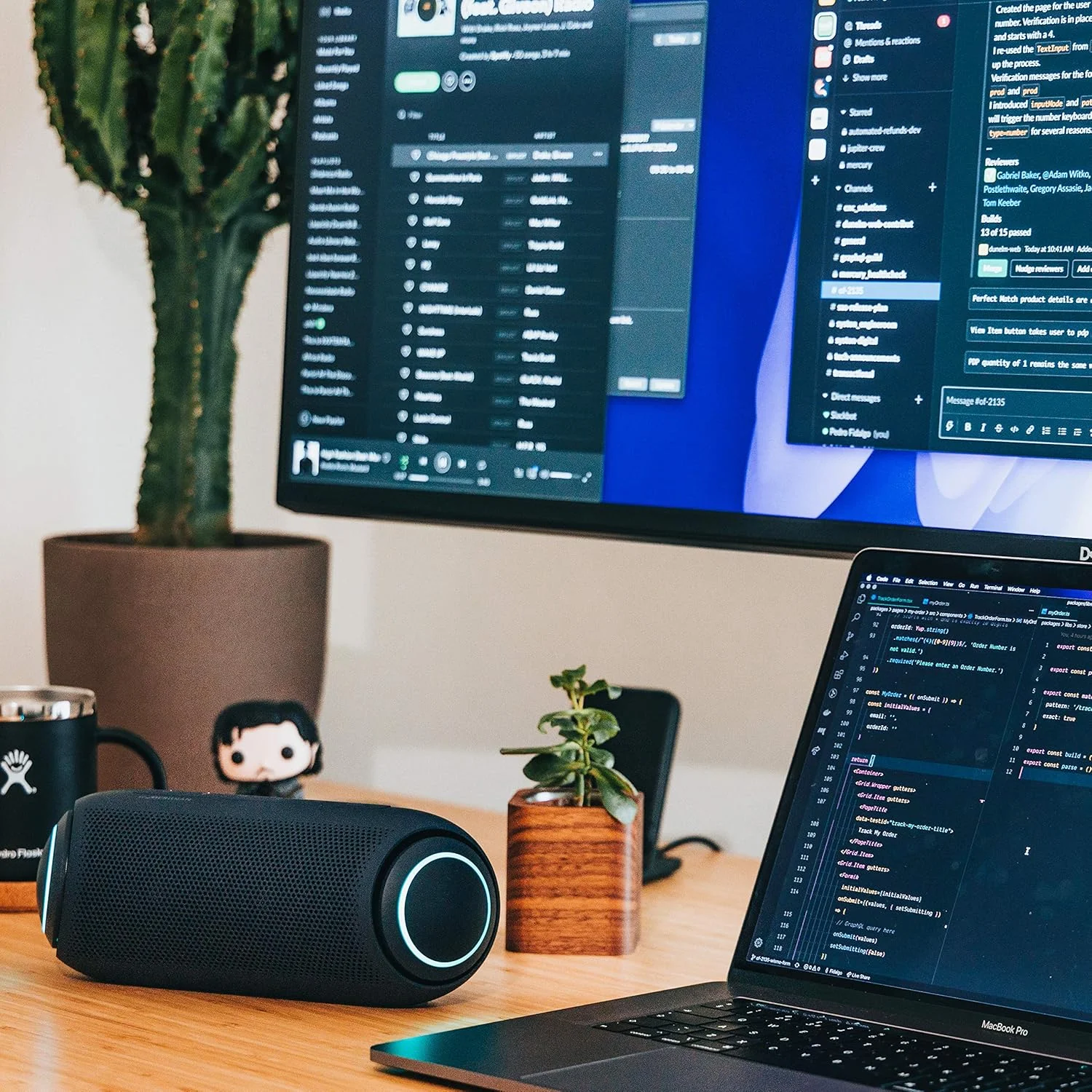 اسپیکر بلوتوثی بی سیم قابل حمل ال جی XBOOM Go PL7 با عمر باتری تا 24 ساعت، اسپیکر بلوتوثی مهمانی مقاوم در برابر آب IPX5، سازگار با تلویزیون ال ای دی ال جی، مشکی اسپیکر بلوتوثی بی سیم قابل حمل ال جی XBOOM Go PL7 با عمر باتری تا 24 ساعت، اسپیکر بلوتوثی مهمانی مقاوم در برابر آب IPX5، سازگار با تلویزیون ال ای دی ال جی، مشکی