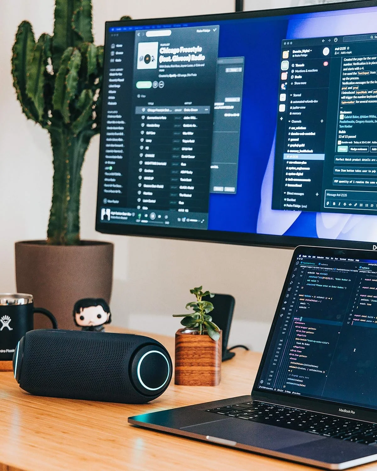اسپیکر بلوتوثی بی سیم قابل حمل ال جی XBOOM Go PL7 با عمر باتری تا 24 ساعت، اسپیکر بلوتوثی مهمانی مقاوم در برابر آب IPX5، سازگار با تلویزیون ال ای دی ال جی، مشکی اسپیکر بلوتوثی بی سیم قابل حمل ال جی XBOOM Go PL7 با عمر باتری تا 24 ساعت، اسپیکر بلوتوثی مهمانی مقاوم در برابر آب IPX5، سازگار با تلویزیون ال ای دی ال جی، مشکی