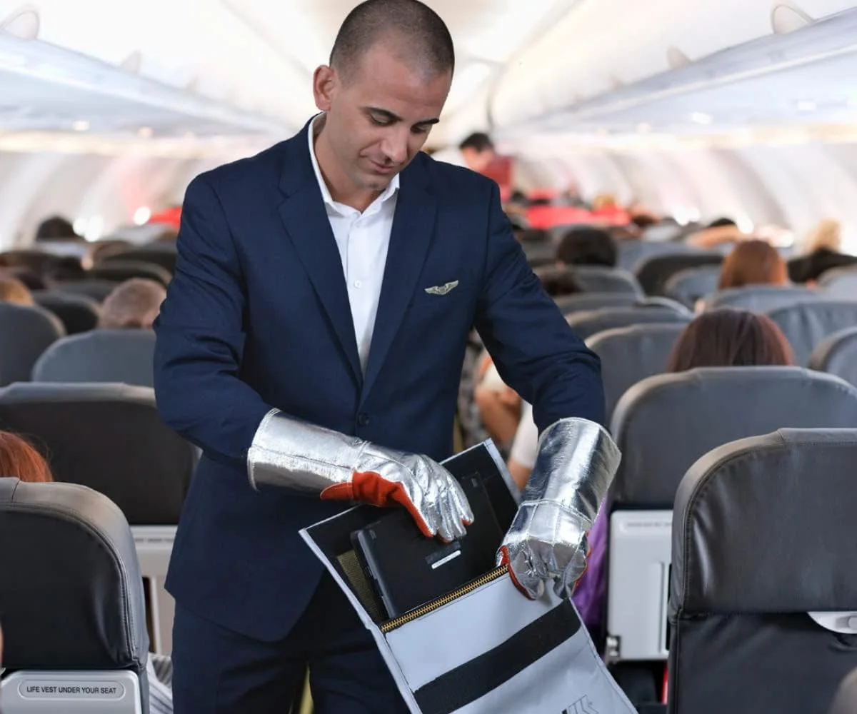 کیسه مهار آتش Newtex - کیت ایمنی فرار حرارتی باتری لیتیوم یونی برای هواپیما، مقاوم در برابر آتش، ضد شعله، مطابق با استانداردهای FAA (عرض 45.72 سانتی متر x ارتفاع 40.64 سانتی متر) کیسه مهار آتش Newtex - کیت ایمنی فرار حرارتی باتری لیتیوم یونی برای هواپیما، مقاوم در برابر آتش، ضد شعله، مطابق با استانداردهای FAA (عرض 45.72 سانتی متر x ارتفاع 40.64 سانتی متر)