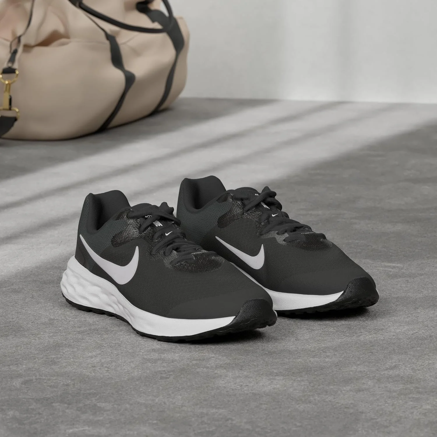 کفش تنیس بچگانه نایک Nike Revolution 6 Nn (Psv) یونیسکس کفش تنیس بچگانه نایک Nike Revolution 6 Nn (Psv) یونیسکس