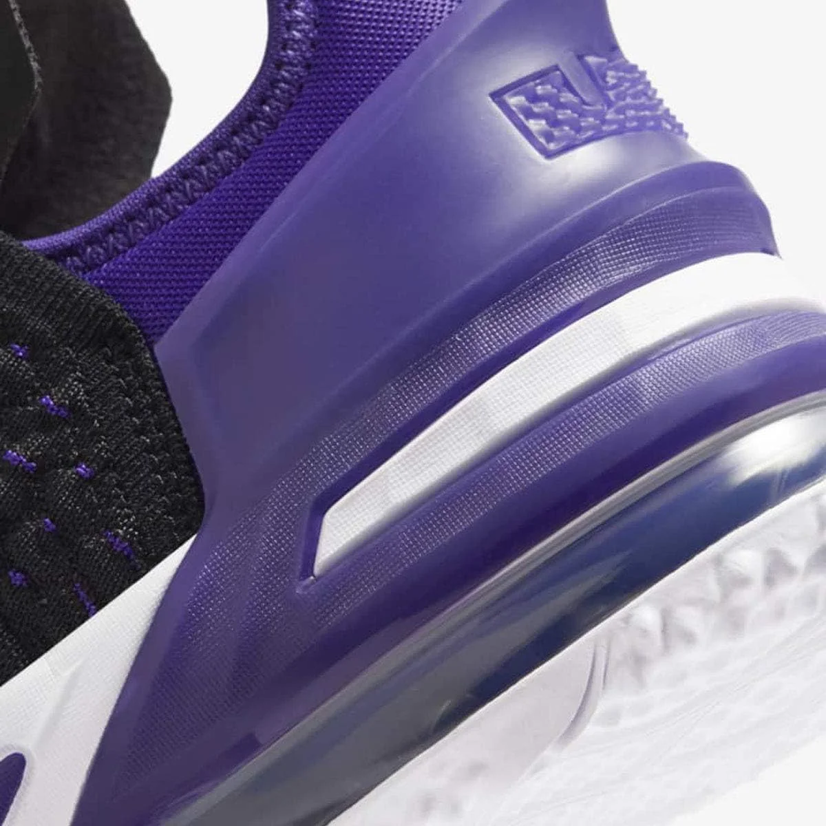 کفش بچگانه نایک Lebron 18 (GS) لیکرز کفش بچگانه نایک Lebron 18 (GS) لیکرز