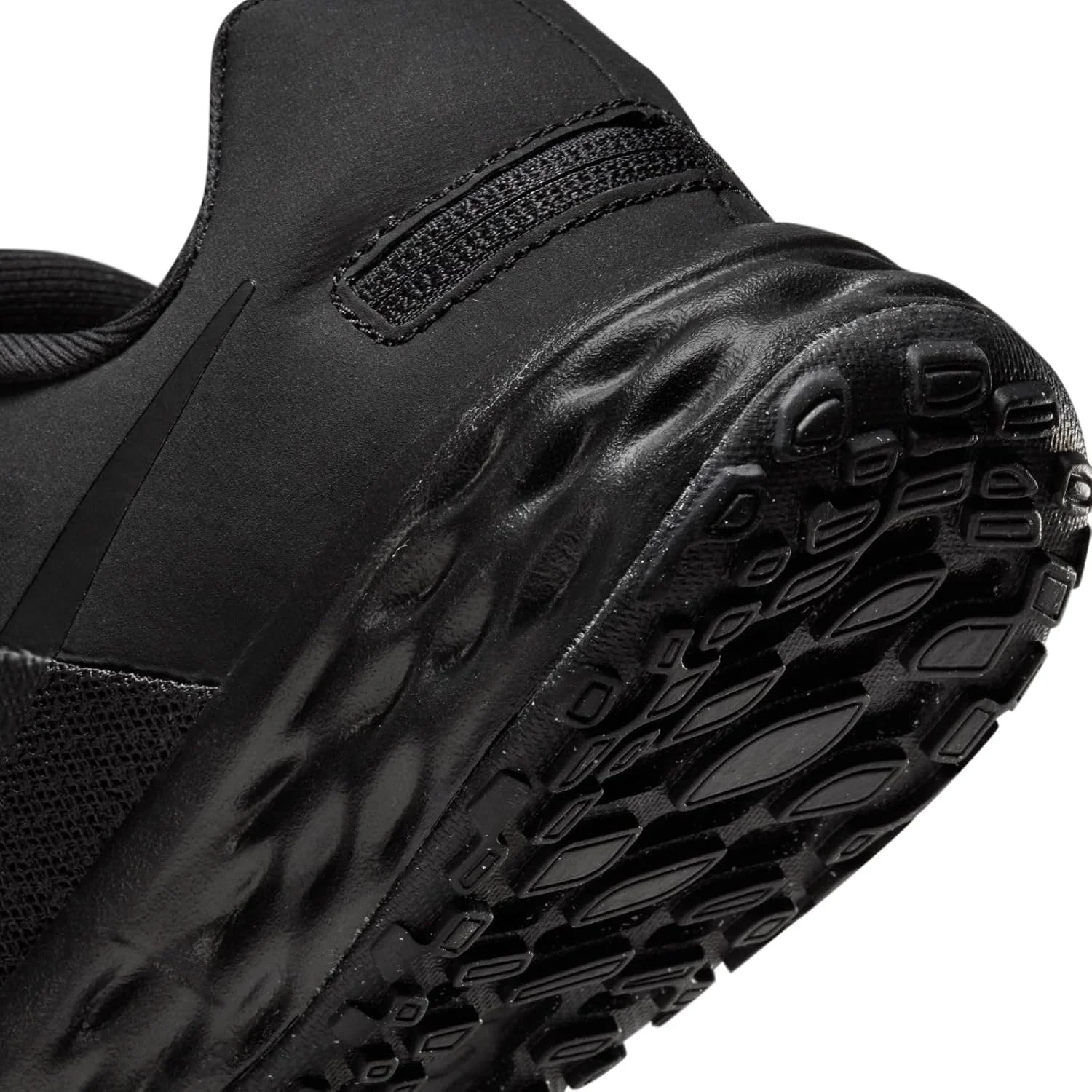 کفش های بند دار پسرانه نایک Nike Revolution 6 Flyease کفش های بند دار پسرانه نایک Nike Revolution 6 Flyease