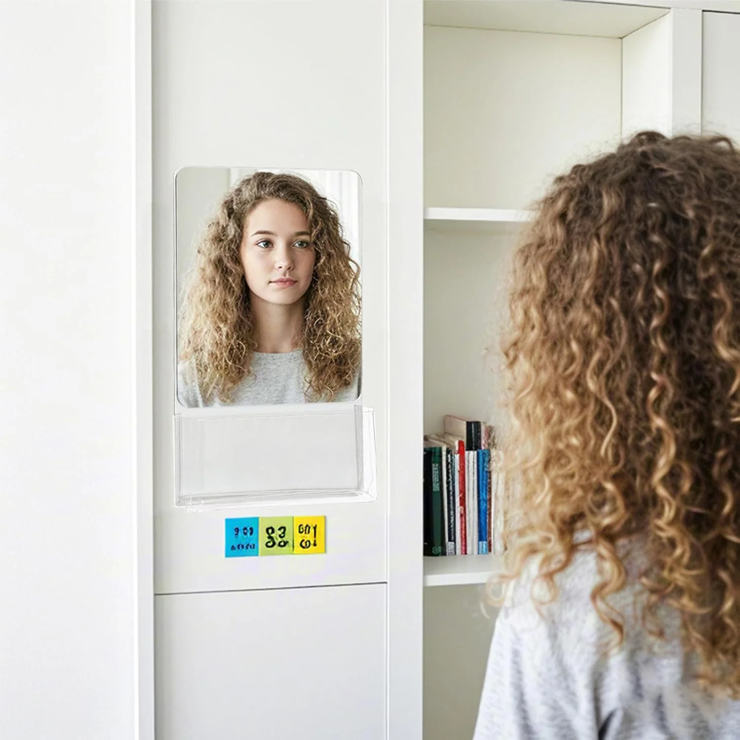 آینه مغناطیسی قوی Neehows برای کمد، 24x14 سانتی متر، بازتاب فوق العاده شفاف، آینه شیشه ای واقعی کوچک با پشت کاملا مغناطیسی و جیب ذخیره سازی برای کمد مدرسه، یخچال، کابینت اداری - خاکستری