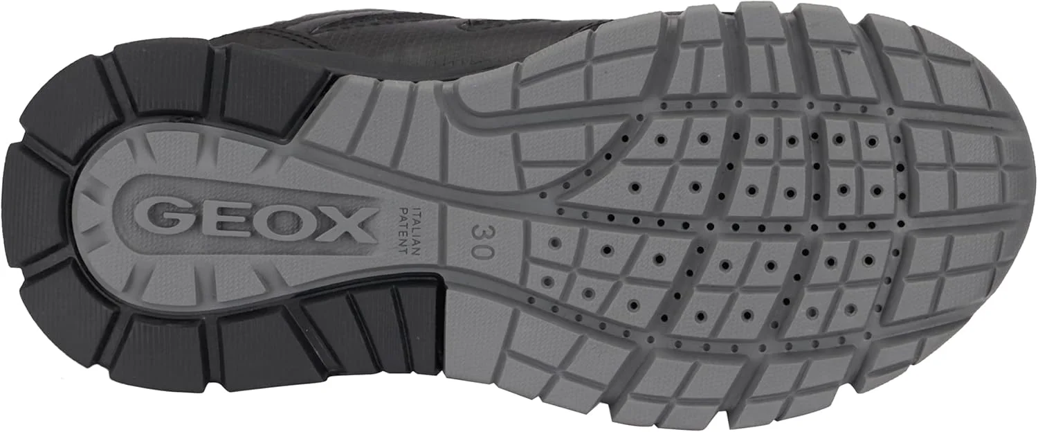 کفش ورزشی پسرانه جیوکس مدل J Montrack Boy B ABX، مشکی، سایز 28 اروپا کفش ورزشی پسرانه جیوکس مدل J Montrack Boy B ABX، مشکی، سایز 28 اروپا