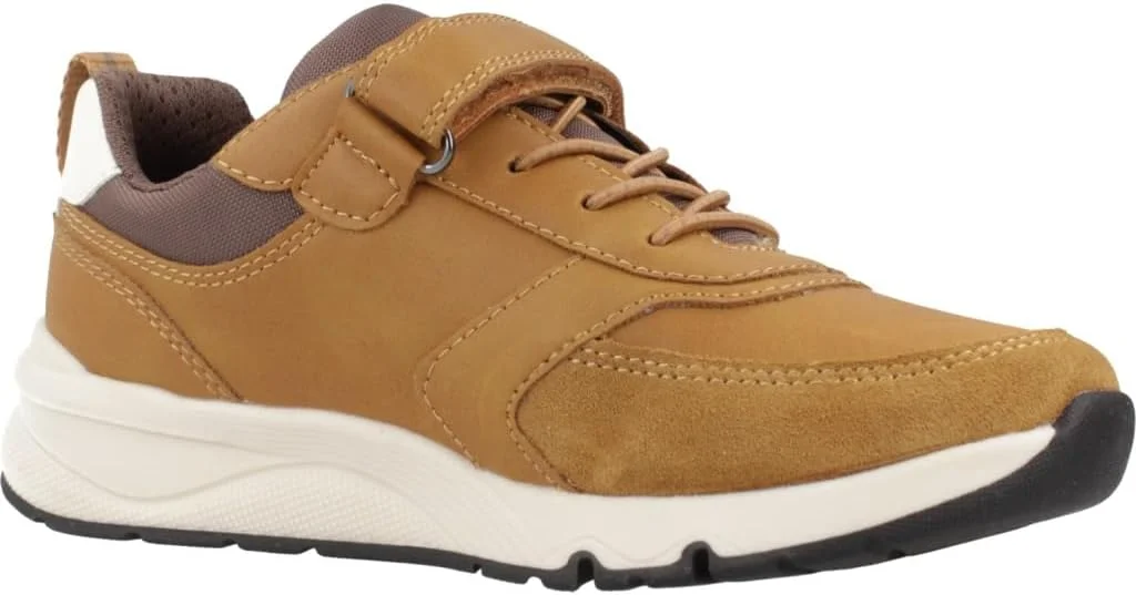 کفش ورزشی پسرانه جیوکس مدل J Rooner Boy D