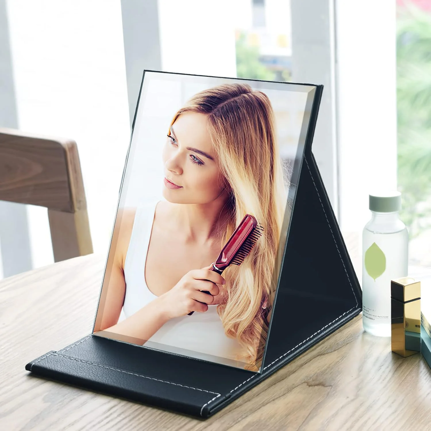 آینه تاشو قابل حمل OWLKELA، 16x12 سانتی متر، آینه آرایشی فشرده فوق العاده HD، آینه مسافرتی چرمی PU مشکی، آینه های رومیزی ایستاده، آینه تاشو رومیزی