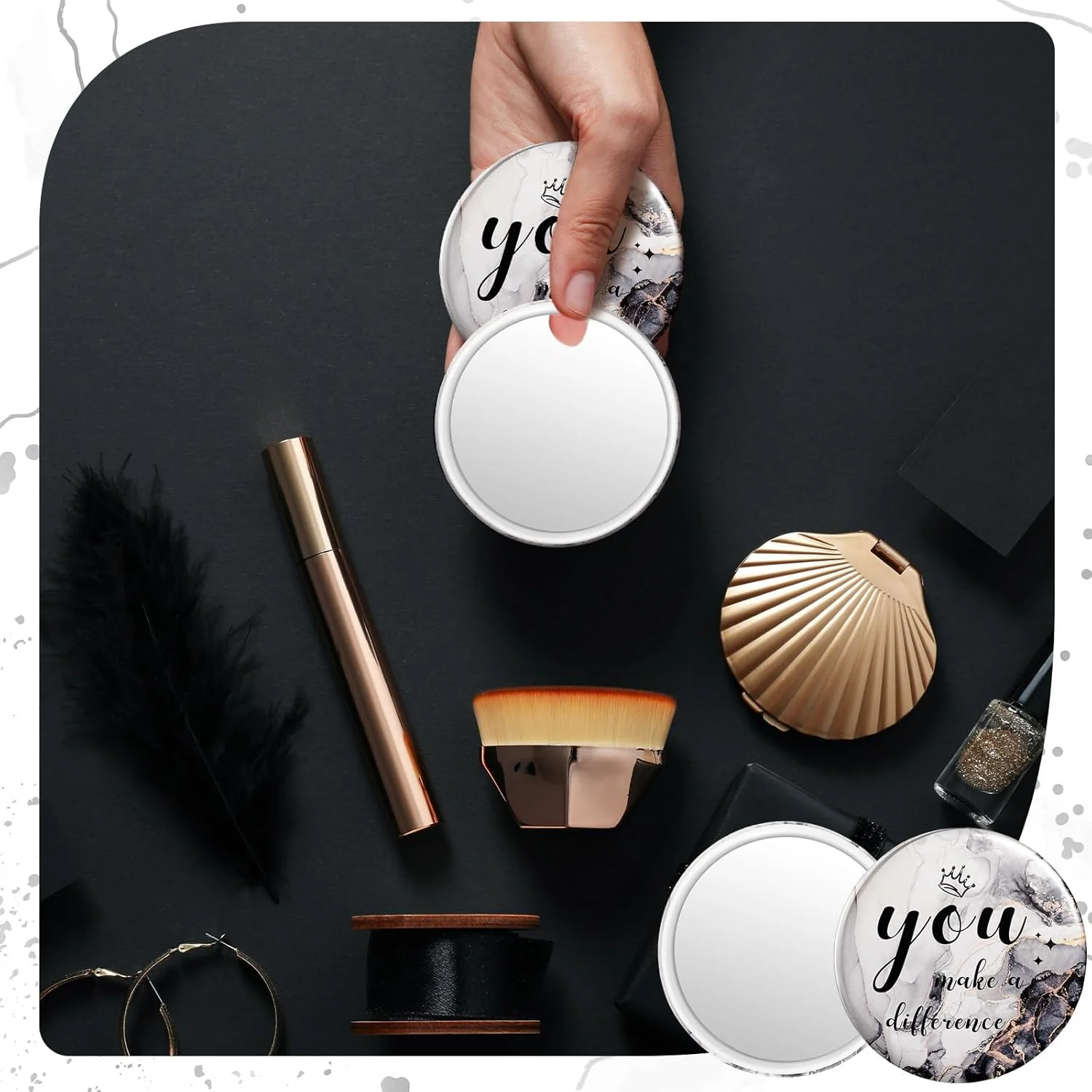 آینه جیبی کوچک Tradder، بسته 48 عددی، قطر 7 سانتی متر، با طرح های الهام بخش، مناسب هدیه به کارمندان، آینه آرایشی گرد، آینه دستی کوچک زیبا و جذاب برای زنان، همکاران و پرستاران (طرح ساده)