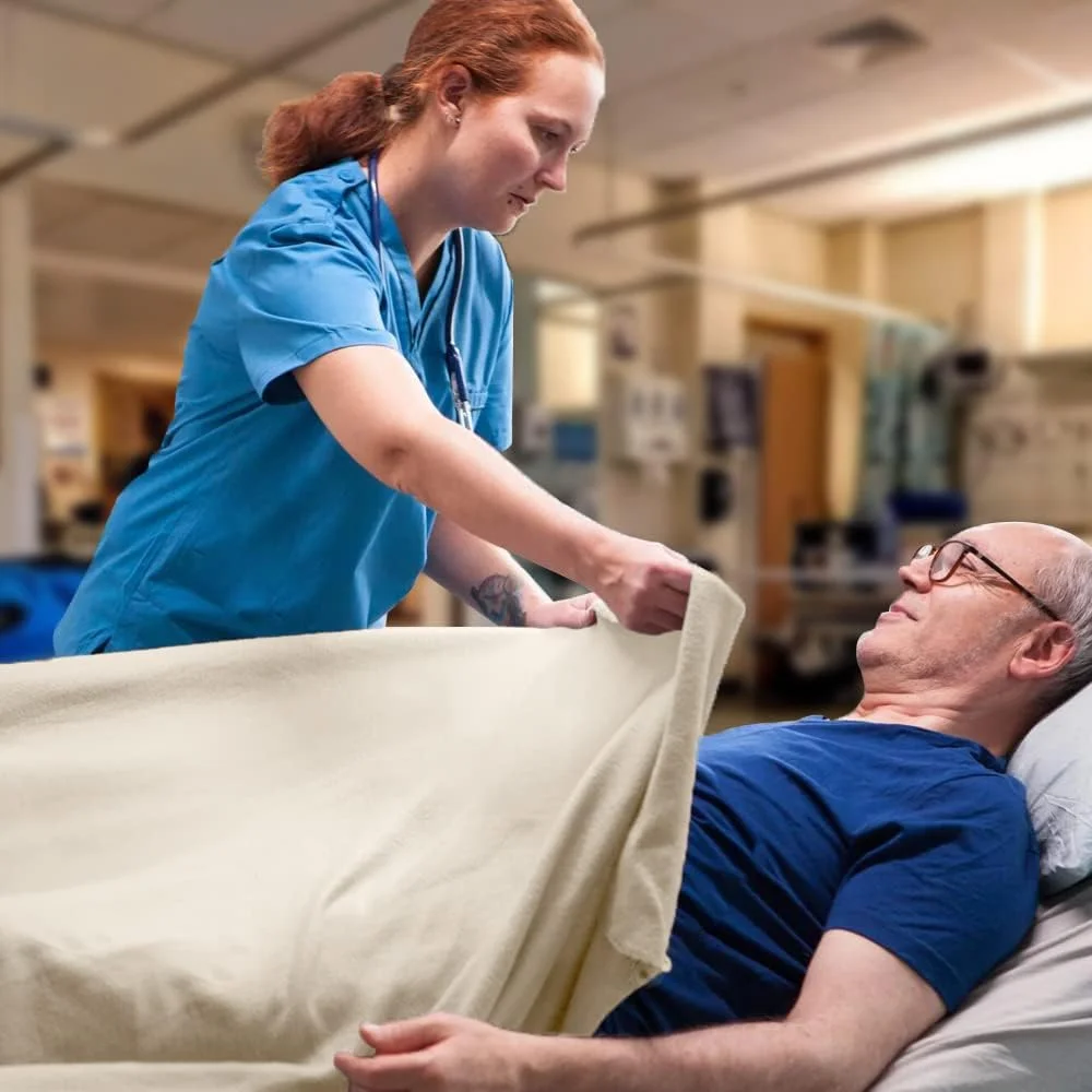 پتوی بیمارستانی آوالون بدینگ سایز یک نفره، پتوی حرارتی 100% پنبه، سبک وزن، مناسب بیمارستان، 90x70 اینچ (طبیعی) پتوی بیمارستانی آوالون بدینگ سایز یک نفره، پتوی حرارتی 100% پنبه، سبک وزن، مناسب بیمارستان، 90x70 اینچ (طبیعی)