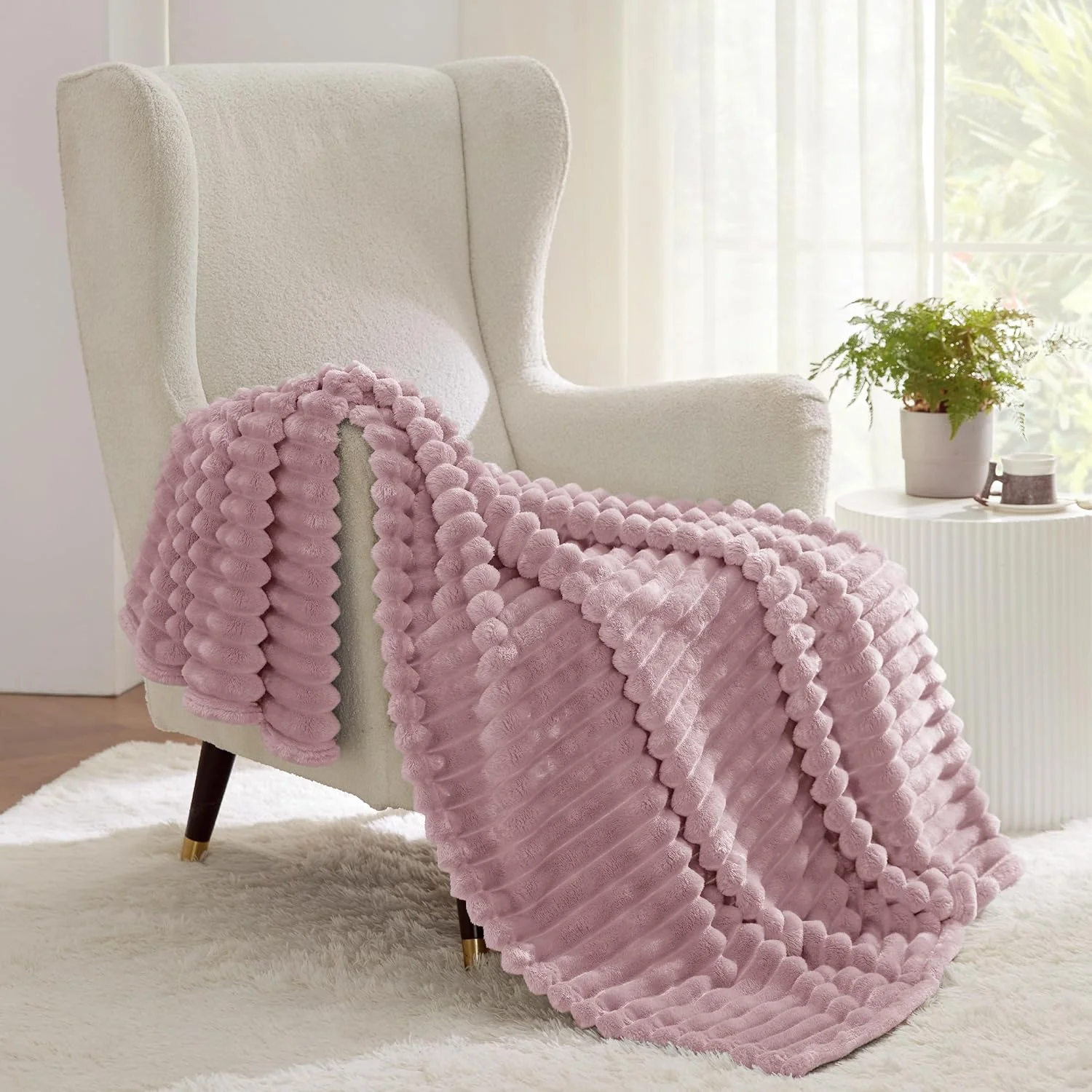 پتو پشمی Bedsure برای تخت - پتوهای کرکی، نرم و گرم برای مبل، پتوهای نرم و زیبا سایز دونفره، هدیه برای زنان و دختران، صورتی، 150x200 سانتی متر پتو پشمی Bedsure برای تخت - پتوهای کرکی، نرم و گرم برای مبل، پتوهای نرم و زیبا سایز دونفره، هدیه برای زنان و دختران، صورتی، 150x200 سانتی متر