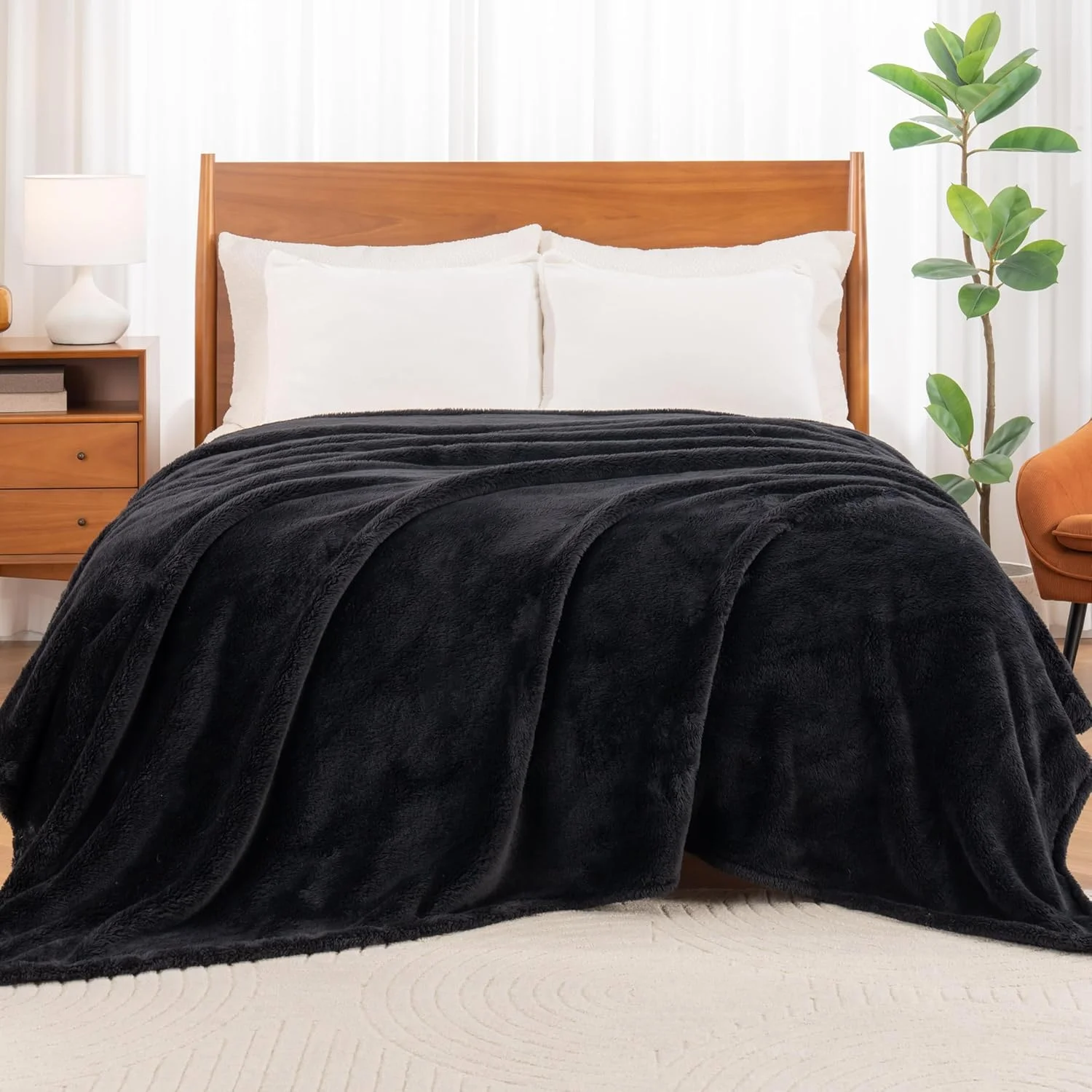 پتوی مخمل خواب دار کلاسیک Berkshire Blanket، پتوی تخت سایز کینگ، پتوی نرم و کرکی مو بلند برای مبل، مشکی، 90x108 اینچ