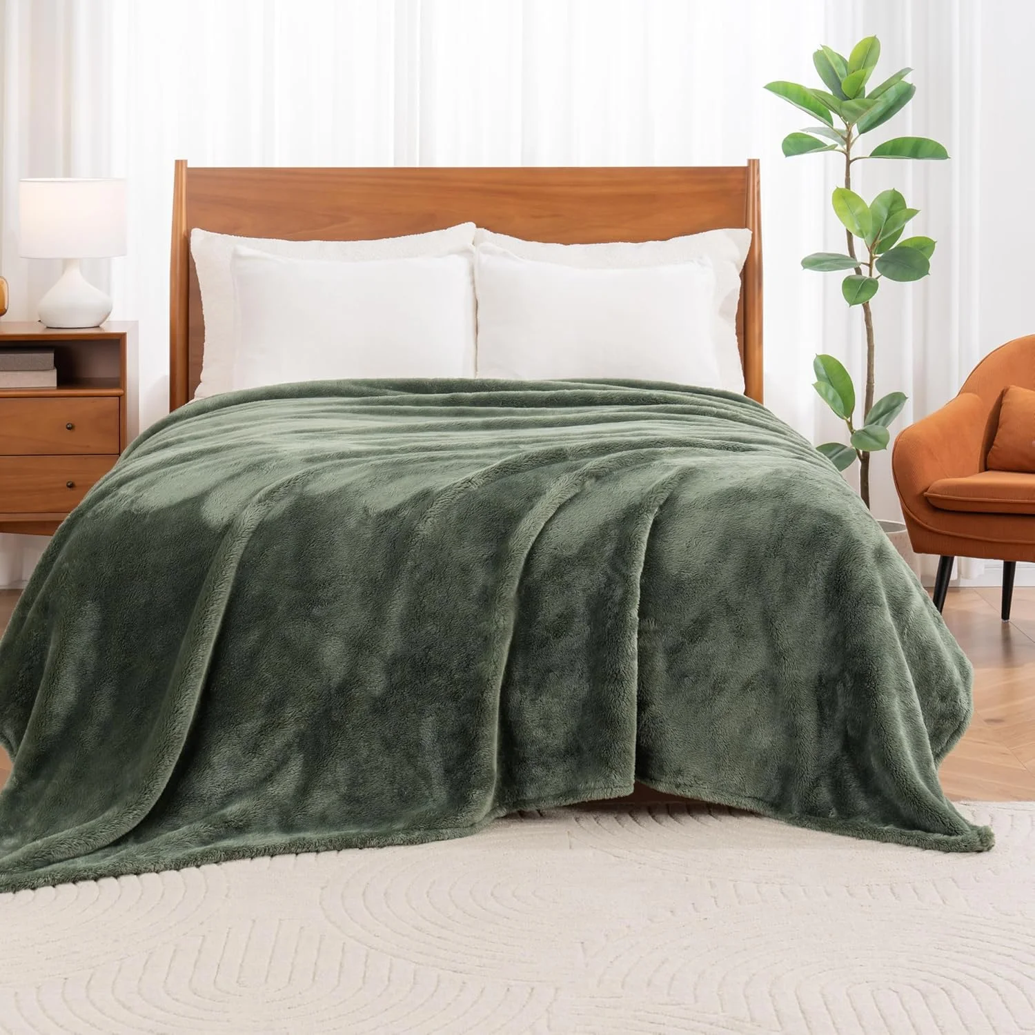 پتوی مخمل خواب دار فوق العاده نرم Berkshire Blanket Classic، پتوی سایز کینگ، پتوی نرم و پشمالو با موهای بلند برای مبل، تخت، سبز مریم گلی تیره، 90x108 اینچ