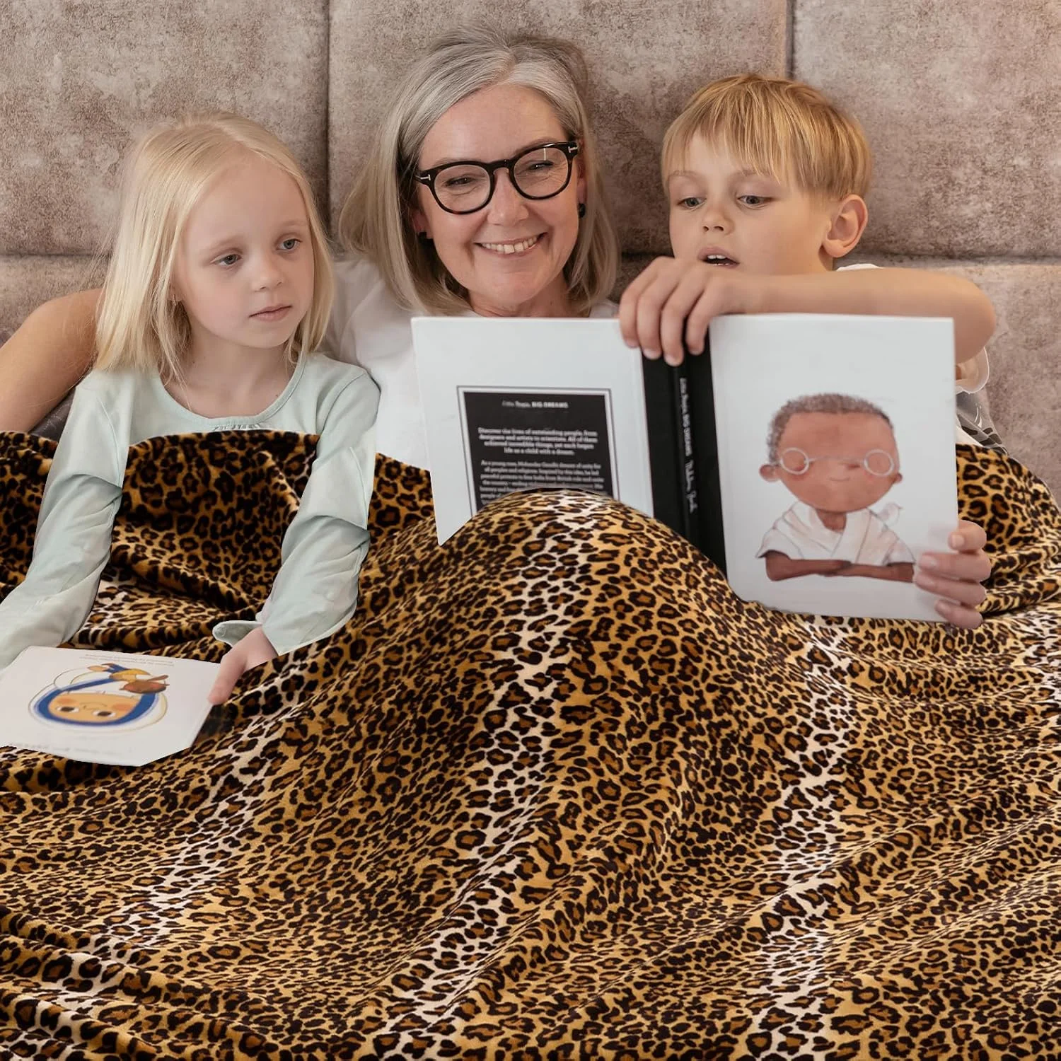 پتوی فلانل طرح پلنگی Bnuitland، سایز بزرگ 274x228 سانتی متر به همراه کیف نگهداری برای تخت، مبل و مسافرت، 300 GSM دو رو طرح یوزپلنگ، پتوی پشمی بسیار نرم و لطیف برای بزرگسالان