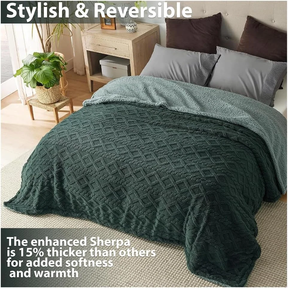 پتوی یک نفره BSB HOME، فلانل مرجانی با پشم گوسفند مصنوعی، فوق العاده نرم، کرکی، دنج، گرم، برگشت پذیر، مناسب زمستان، 500GSM، مدل Rajaai - رنگ: سبز بطری، 220 x 150 سانتی متر، وزن: 2 کیلوگرم