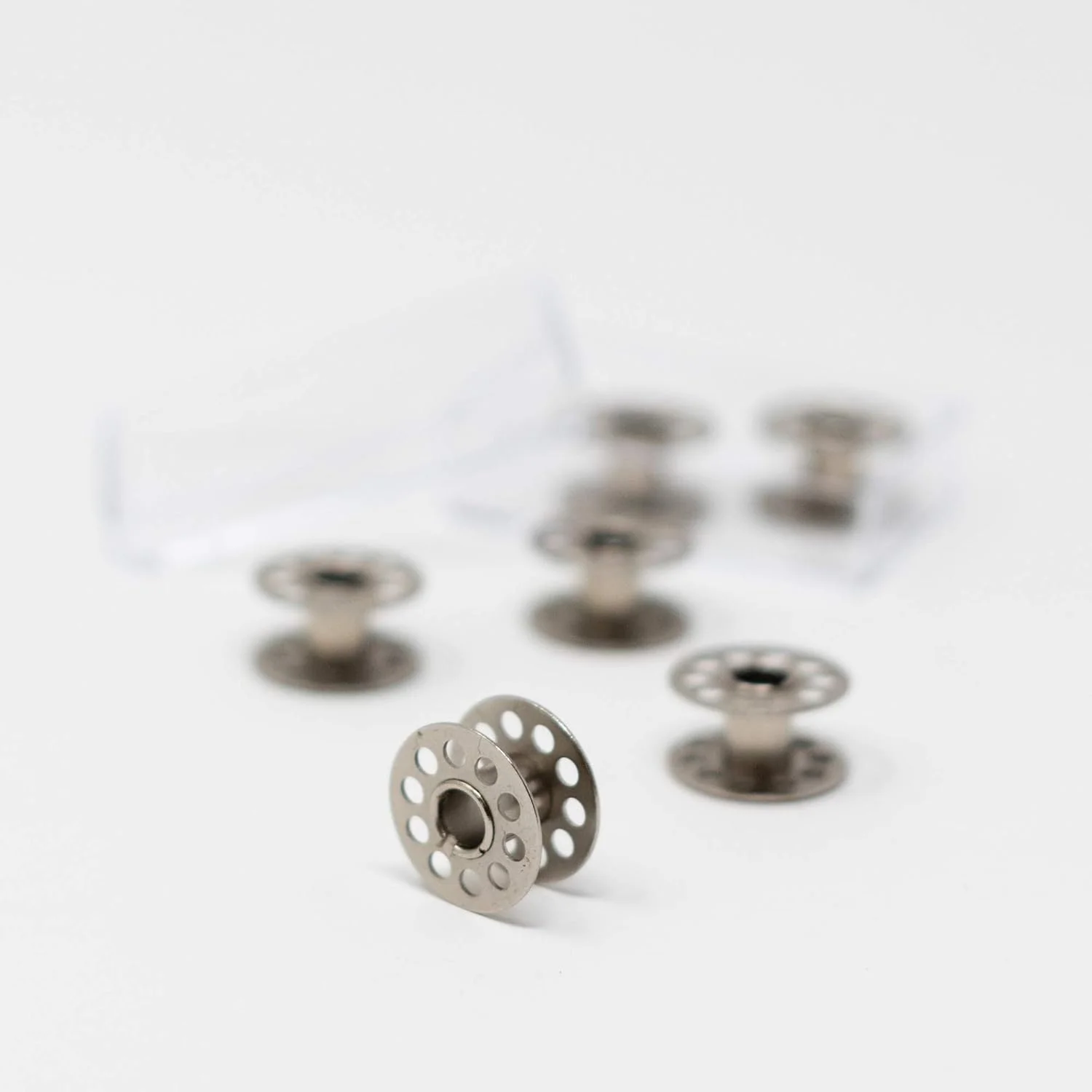 مجموعه 6 عددی ماسوره فلزی Korbond – 20.6mm x 11.7mm – کلاس 15 (مدل A) ایده آل برای چرخ خیاطی های خانگی و استفاده با انواع نخ – تخت، 20.6mm x 11.7mm مجموعه 6 عددی ماسوره فلزی Korbond – 20.6mm x 11.7mm – کلاس 15 (مدل A) ایده آل برای چرخ خیاطی های خانگی و استفاده با انواع نخ – تخت، 20.6mm x 11.7mm