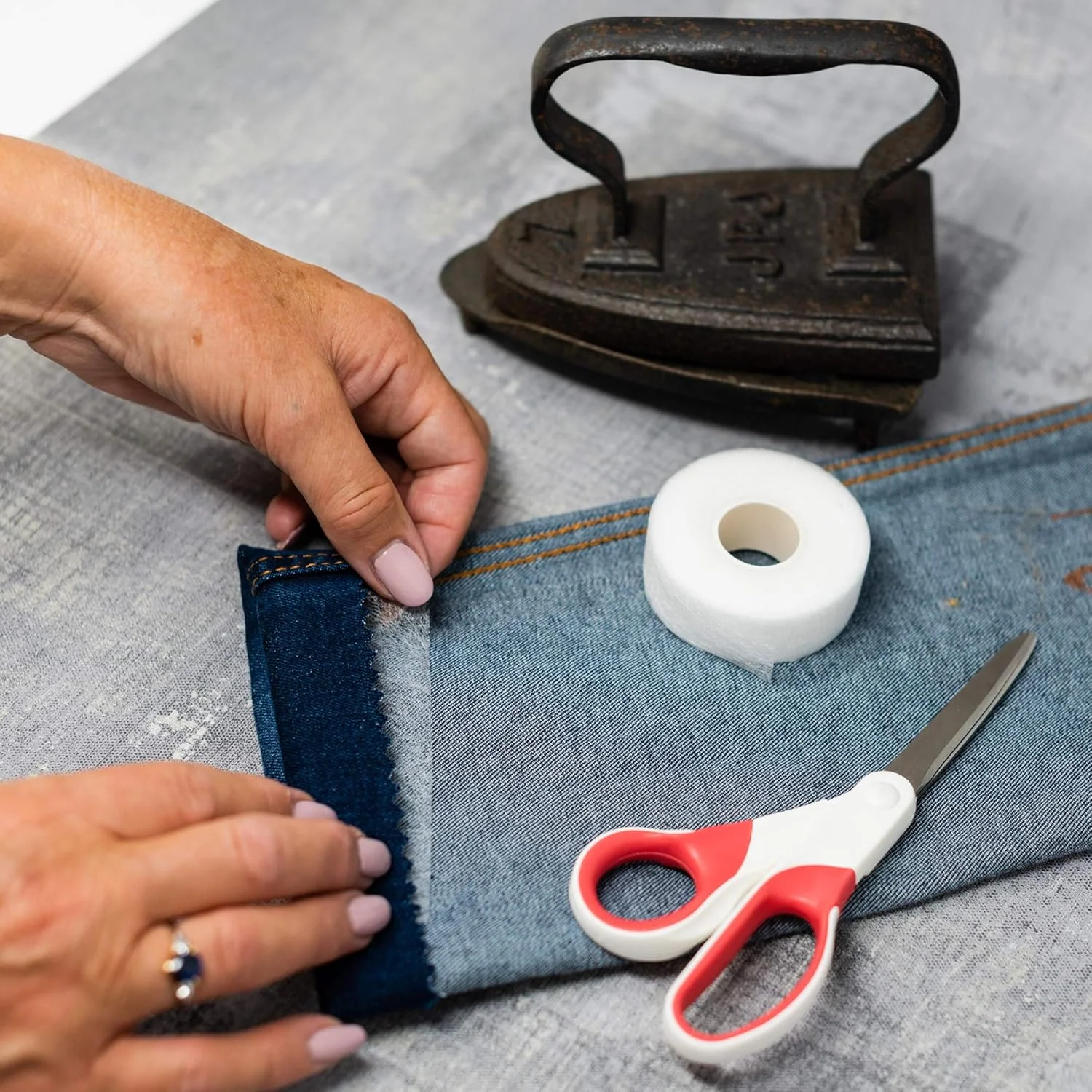 نوار چسب پارچه ای Korbond، طول 10 متر، عرض 2 سانتی متر - سفید - نوار لبه چسبی اتویی - بدون نیاز به دوخت، نوار پارچه ای چسبی، نوار لبه نوار چسب پارچه ای Korbond، طول 10 متر، عرض 2 سانتی متر - سفید - نوار لبه چسبی اتویی - بدون نیاز به دوخت، نوار پارچه ای چسبی، نوار لبه