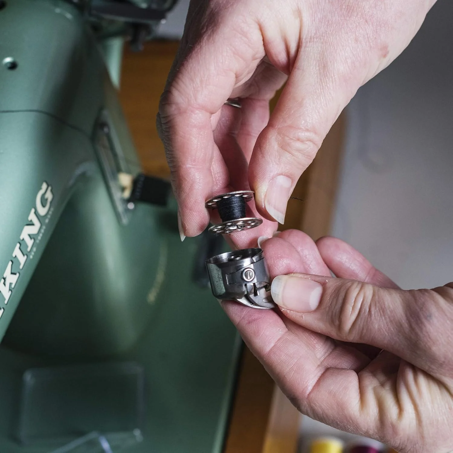 مجموعه 6 عددی ماسوره فلزی Korbond – 20.6mm x 11.7mm – کلاس 15 (مدل A) ایده آل برای چرخ خیاطی های خانگی و استفاده با انواع نخ – تخت، 20.6mm x 11.7mm مجموعه 6 عددی ماسوره فلزی Korbond – 20.6mm x 11.7mm – کلاس 15 (مدل A) ایده آل برای چرخ خیاطی های خانگی و استفاده با انواع نخ – تخت، 20.6mm x 11.7mm