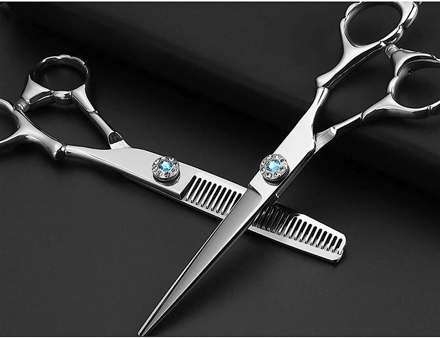 ست قیچی آرایشگری مو نقره ای دو تکه 6.0 اینچی شامل قیچی های تخت، قیچی چتری و قیچی های آرایشگری ست قیچی آرایشگری مو نقره ای دو تکه 6.0 اینچی شامل قیچی های تخت، قیچی چتری و قیچی های آرایشگری