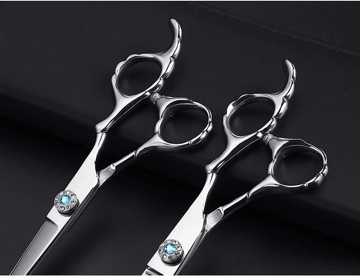 ست قیچی آرایشگری مو نقره ای دو تکه 6.0 اینچی شامل قیچی های تخت، قیچی چتری و قیچی های آرایشگری ست قیچی آرایشگری مو نقره ای دو تکه 6.0 اینچی شامل قیچی های تخت، قیچی چتری و قیچی های آرایشگری