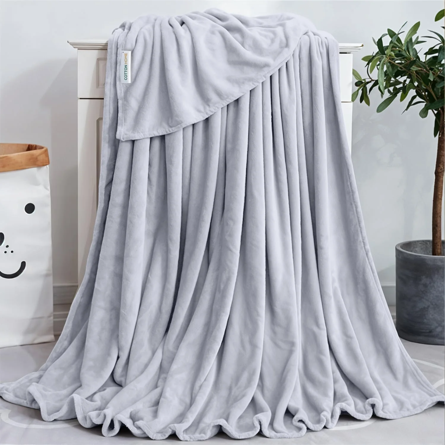 پتو فلانل سبک وزن چهار فصل Cotton Home® سایز کینگ 150x200 سانتی متر مناسب تمام فصول، 260 GSM نرم و ابریشمی، پتوی گرم و نرم و لطیف برای مبل و تخت، پتوی فلانل سبک و نرم، خاکستری پتو فلانل سبک وزن چهار فصل Cotton Home® سایز کینگ 150x200 سانتی متر مناسب تمام فصول، 260 GSM نرم و ابریشمی، پتوی گرم و نرم و لطیف برای مبل و تخت، پتوی فلانل سبک و نرم، خاکستری