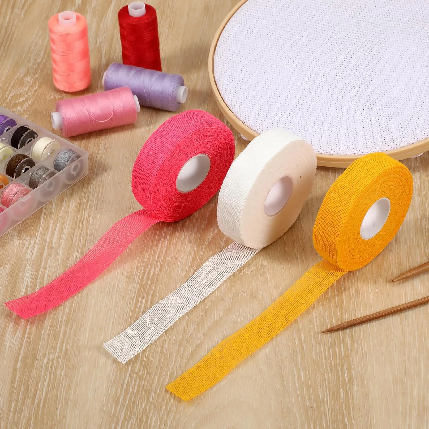 3 رول نوار انگشتی برای خیاطی دستی، نوار پنبه ای خود چسب 1.9 سانتی متری در 14 متری برای محافظت از انگشت در خیاطی دستی، ابزار خیاطی DIY برای لحاف دوزی، قلاب بافی، گلدوزی (صورتی، سفید، زرد)