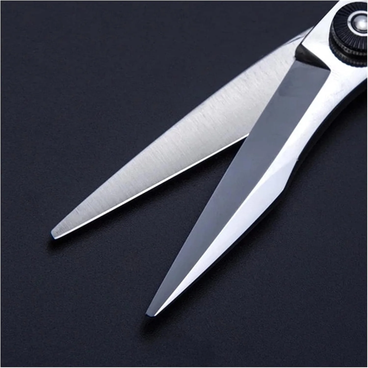 قیچی آرایشگری نقره ای 6 اینچی، قیچی آرایشگری، مخصوص آرایشگاه ها و سالن ها، قیچی اصلاح مو